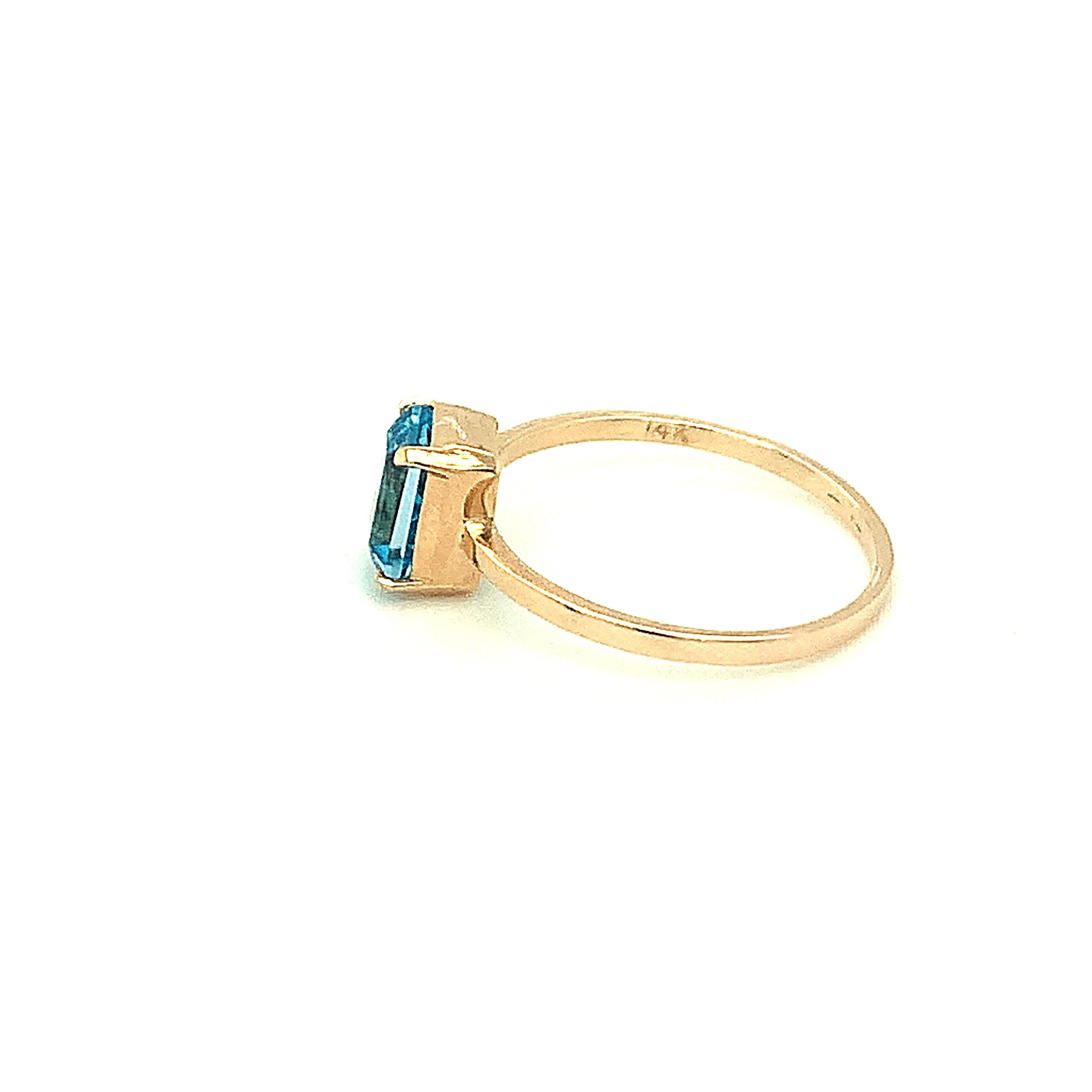 Baguette Cut Blue Topaz 14k Yellow Gold Ring For Sale 2