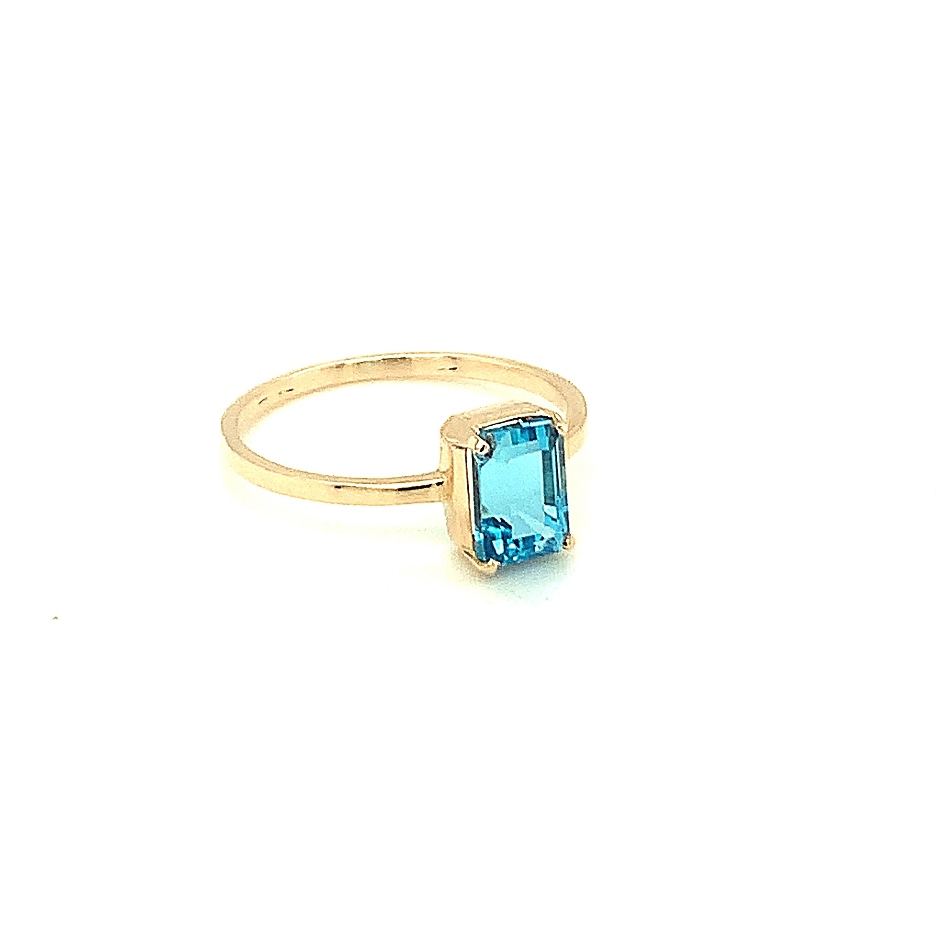 Baguette Cut Blue Topaz 14k Yellow Gold Ring For Sale 3