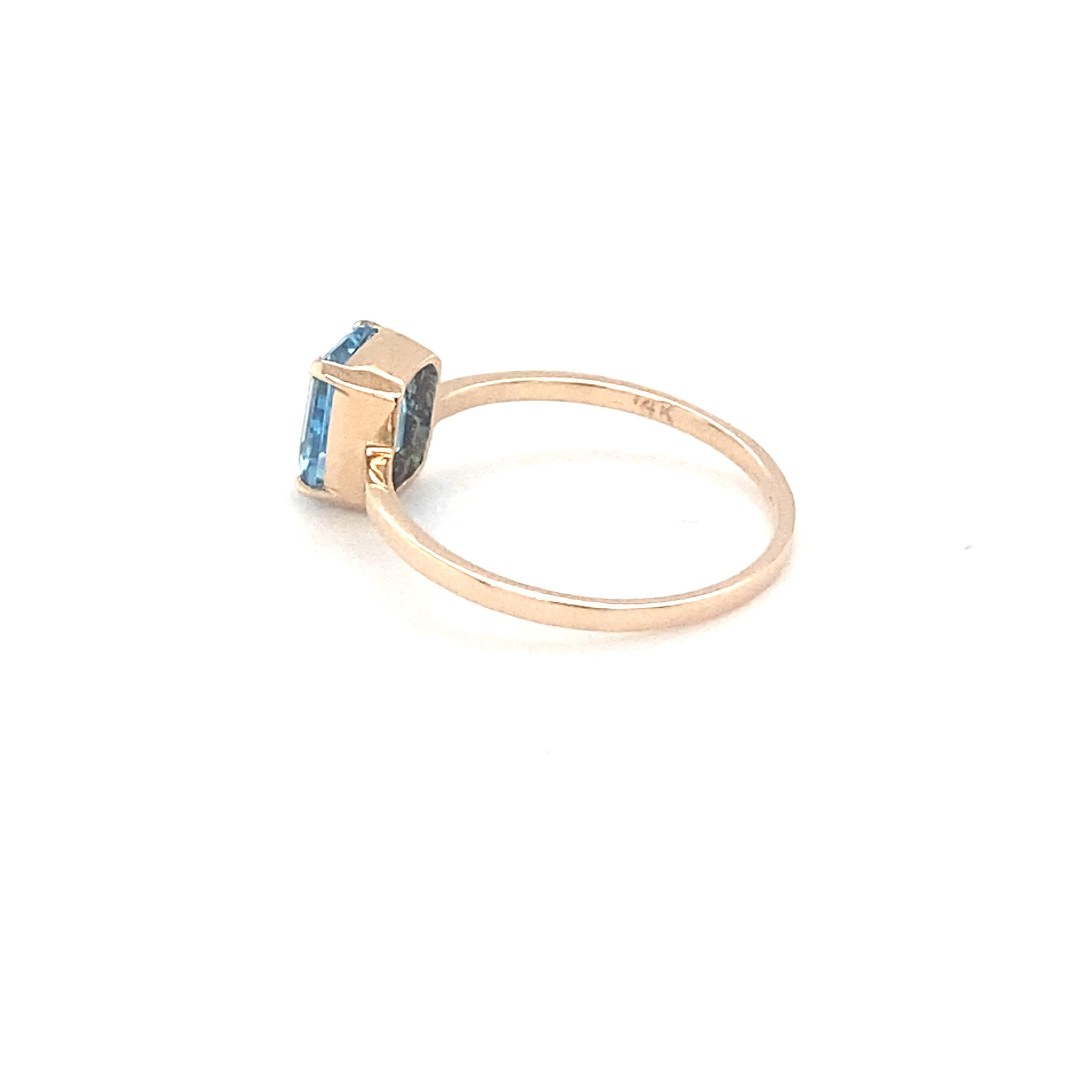 Baguette Cut Blue Topaz Yellow Gold Solitaire Ring For Sale 12