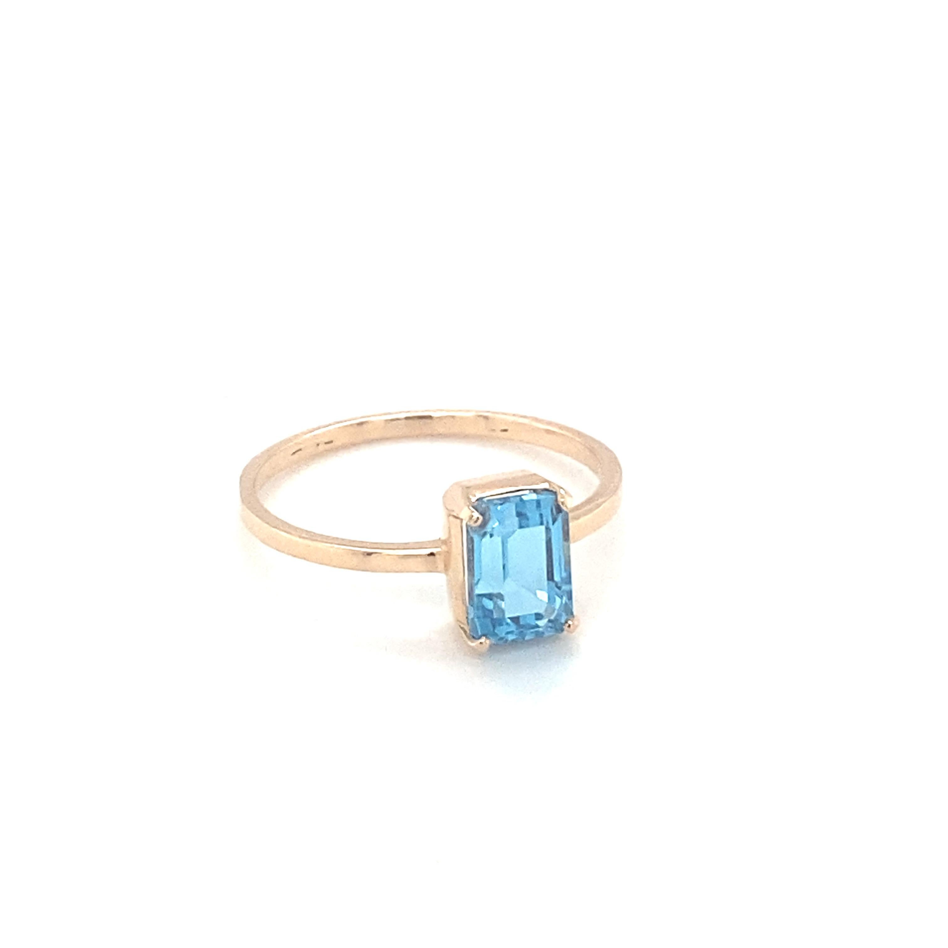Baguette Cut Blue Topaz Yellow Gold Solitaire Ring For Sale 14