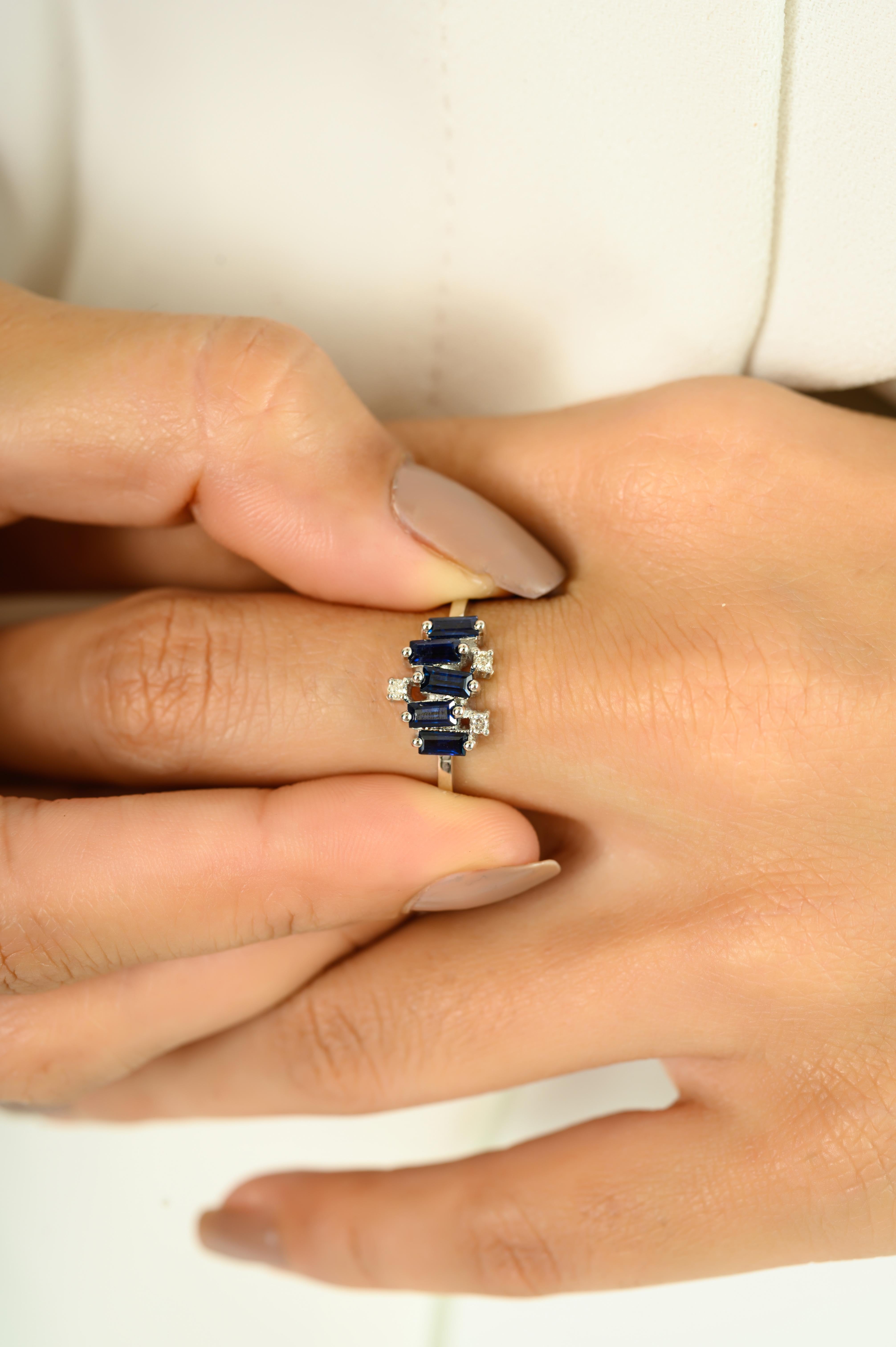 En vente :  Baguette-Cut Deep Blue Sapphires Cluster Ring Crafted in 14K White Gold for Her 4
