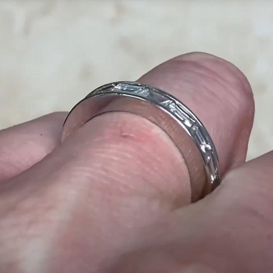 Alliance de diamants taille baguette (environ 2,40 carats), couleur G-H, platine Excellent état - En vente à New York, NY