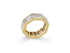 Eternity-Ring mit Diamanten im Baguette-Schliff, um 1970.