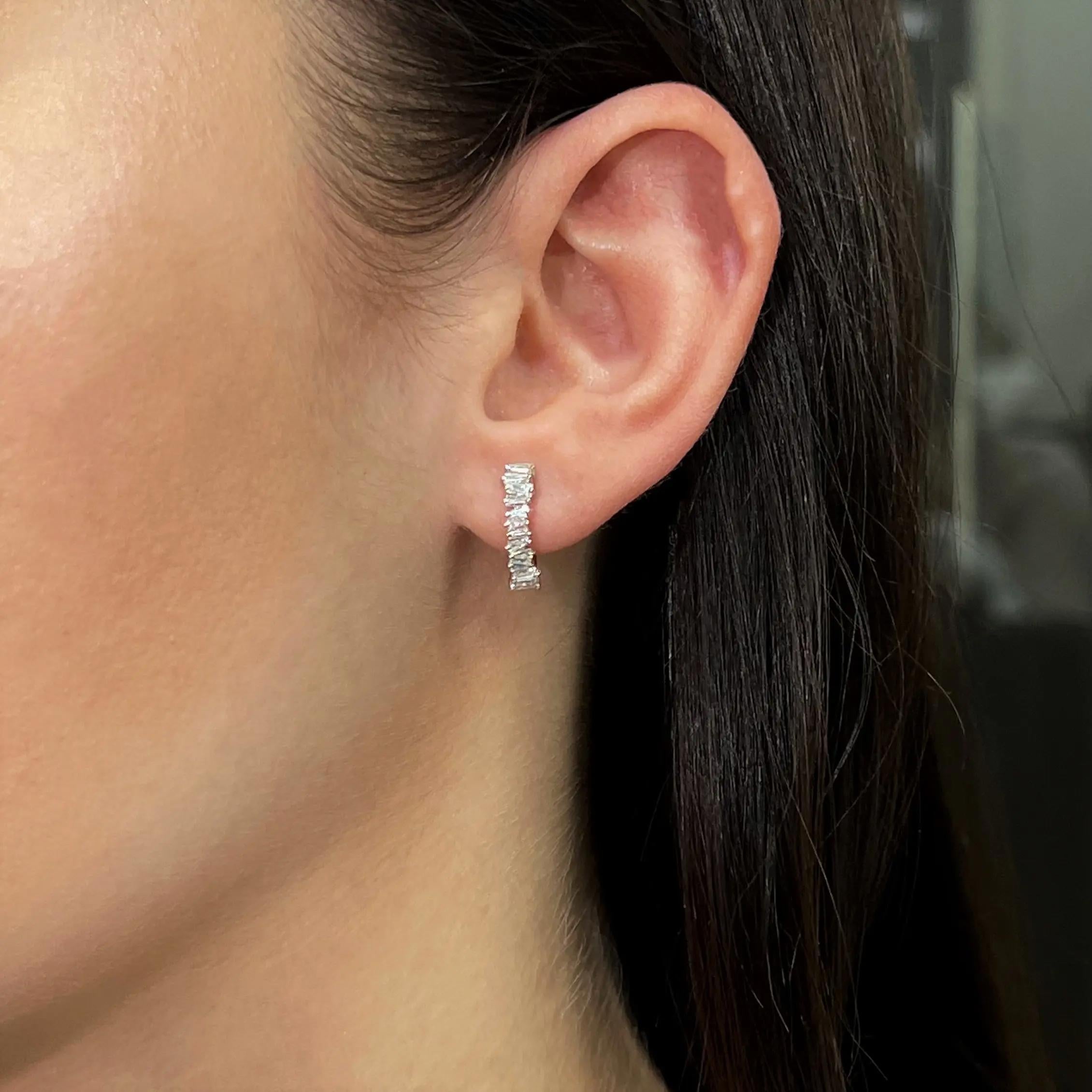 Women's Baguette Cut Diamond Huggie Earrings Prong Setting 18K White Gold 0.58Cttw For Sale