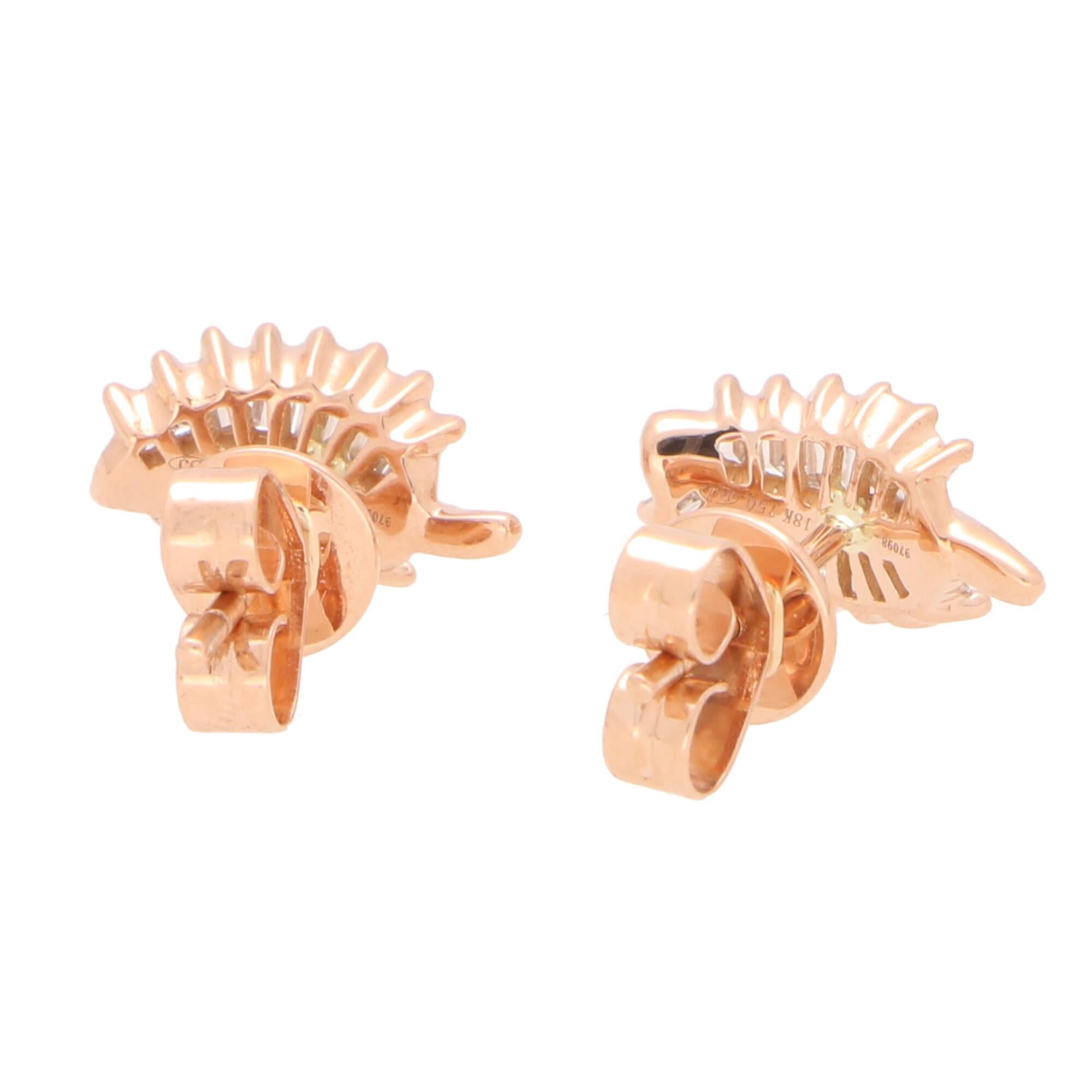 Moderne Boucles d'oreilles feuilles en or rose 18 carats avec diamants taille baguette en vente