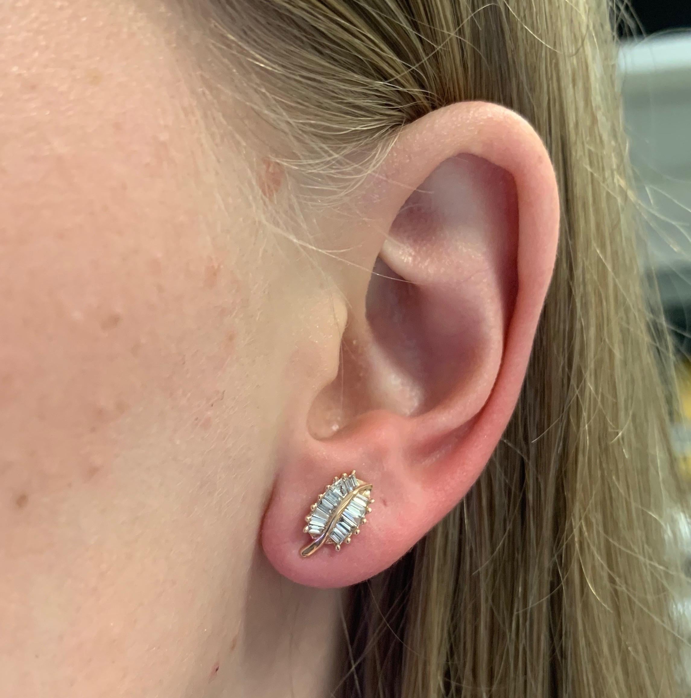 Baguette Cut Diamond Leaf Stud Earrings Set in 18 Karat Rose Gold In Good Condition For Sale In London, GB