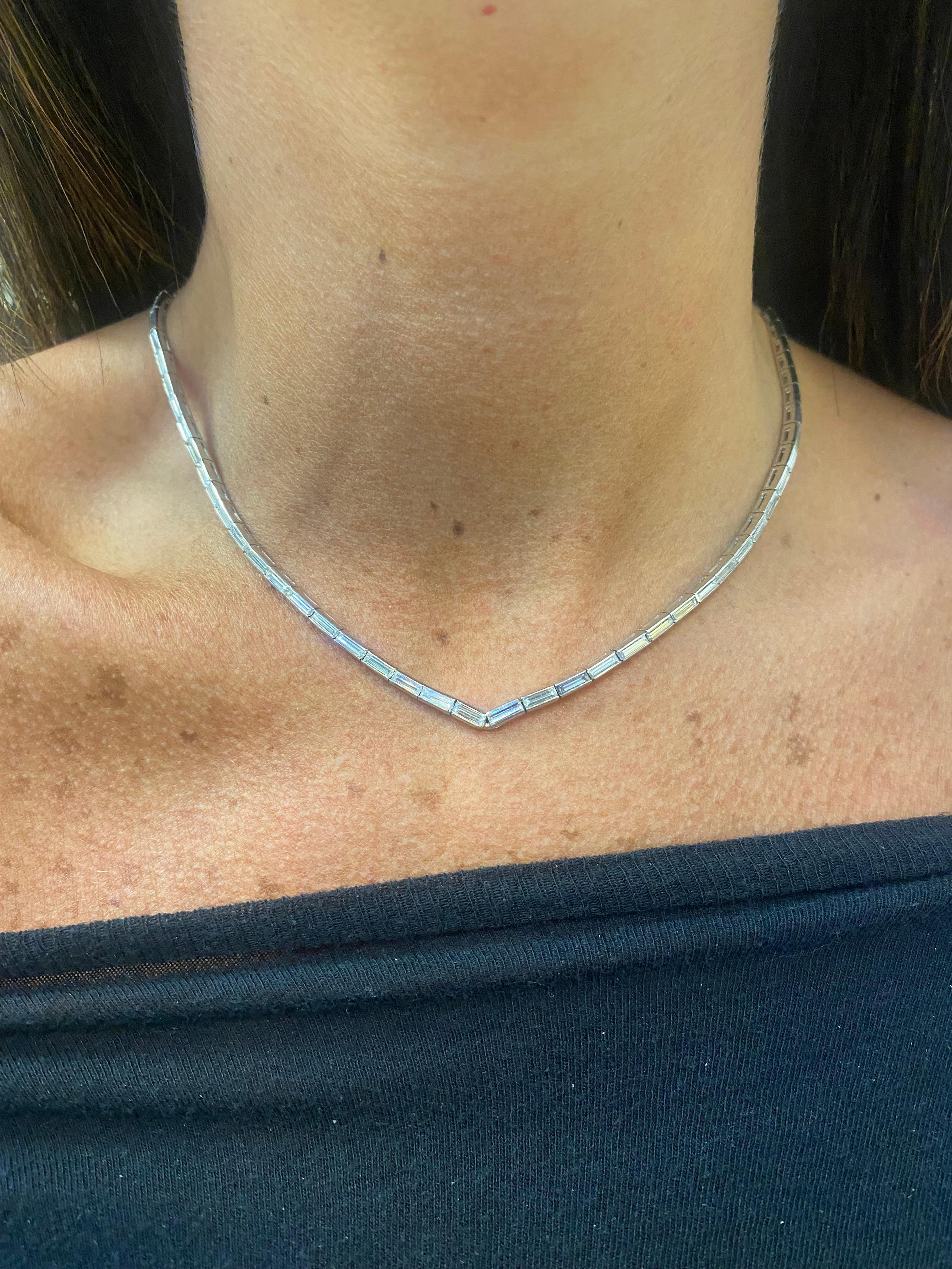 Baguette Cut Diamond Necklace In Excellent Condition For Sale In New York, NY