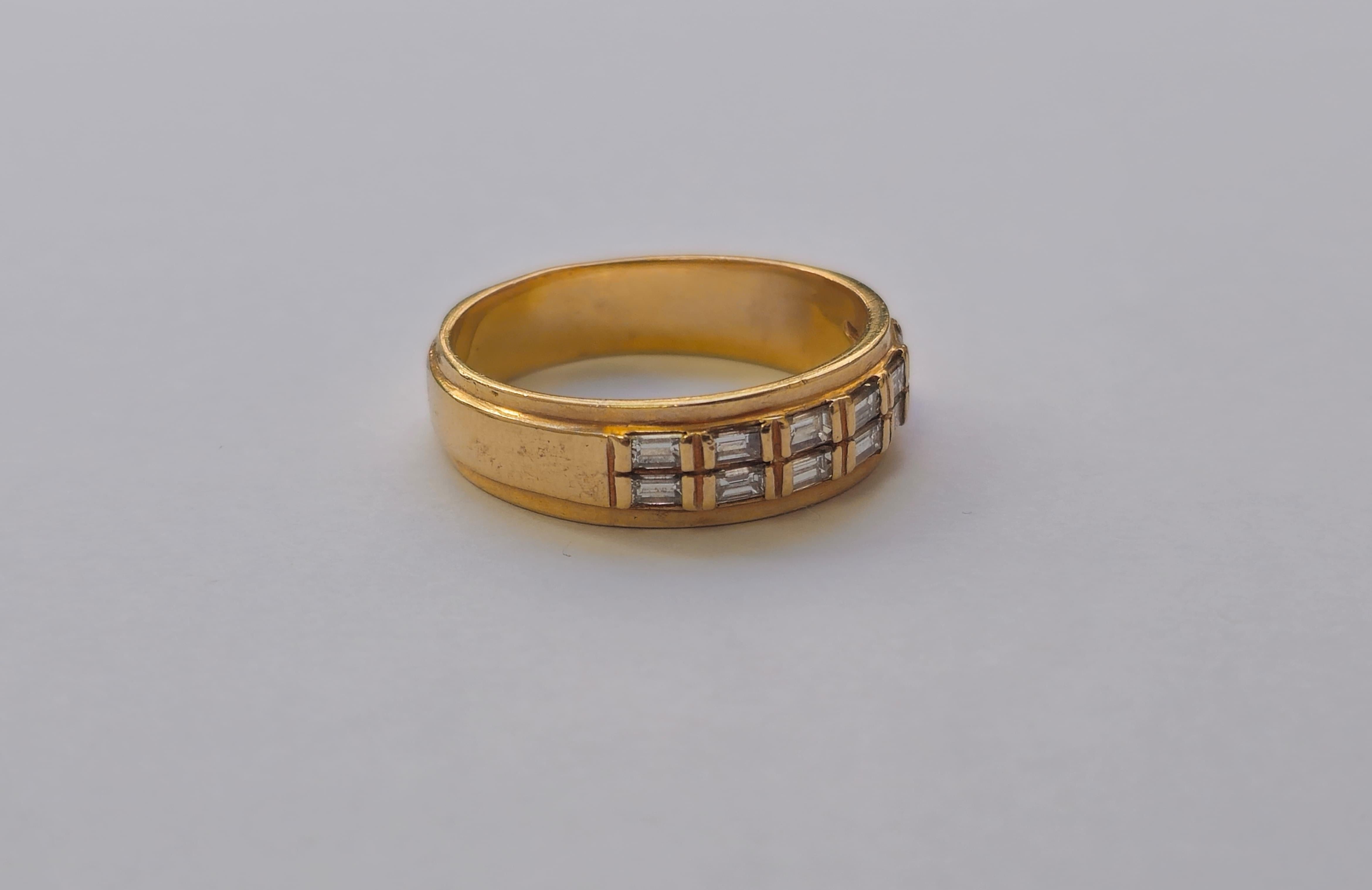 Diamantring mit Baguetteschliff in 14k Gold für Damen oder Herren im Angebot