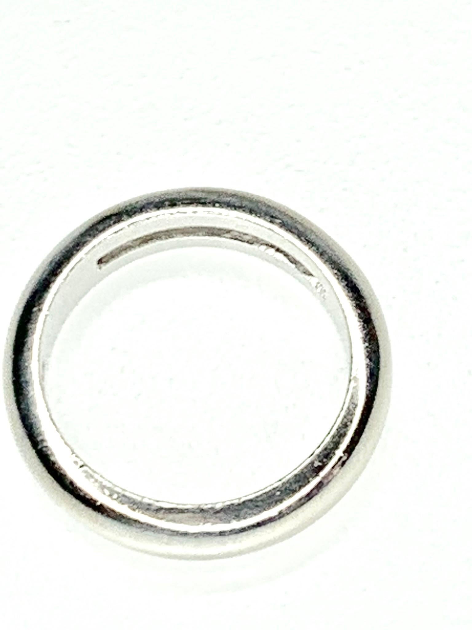 Baguette Cut Diamond Ring in 18K White Gold. est. Diam. : 0,40ct G/VS 