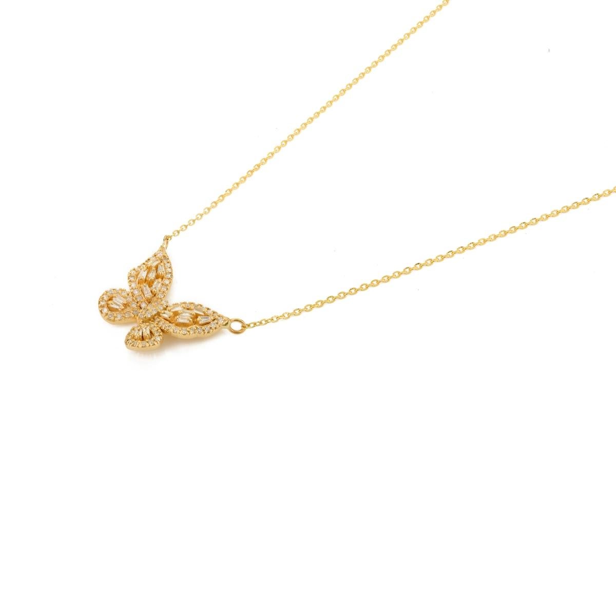 Collier pendentif en or jaune 18 carats serti de diamants baguettes dans un motif papillon en vente 2