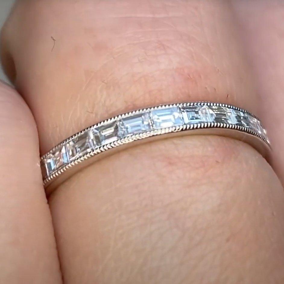 Taille baguette Bague en platine sertie de diamants taille baguette (environ 1,00 carat) en vente