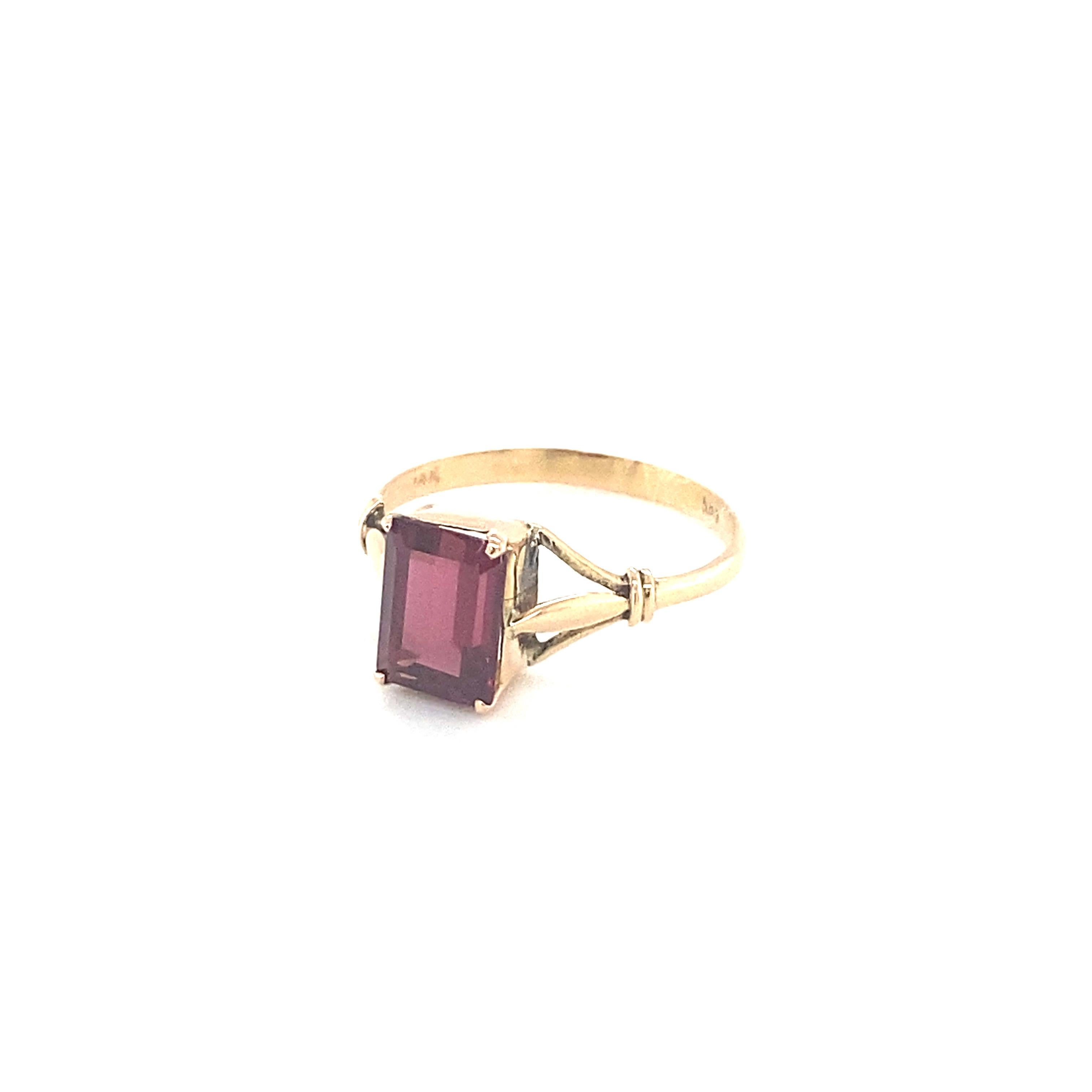 Baguette Cut Garnet Yellow Gold Solitaire Ring For Sale 9