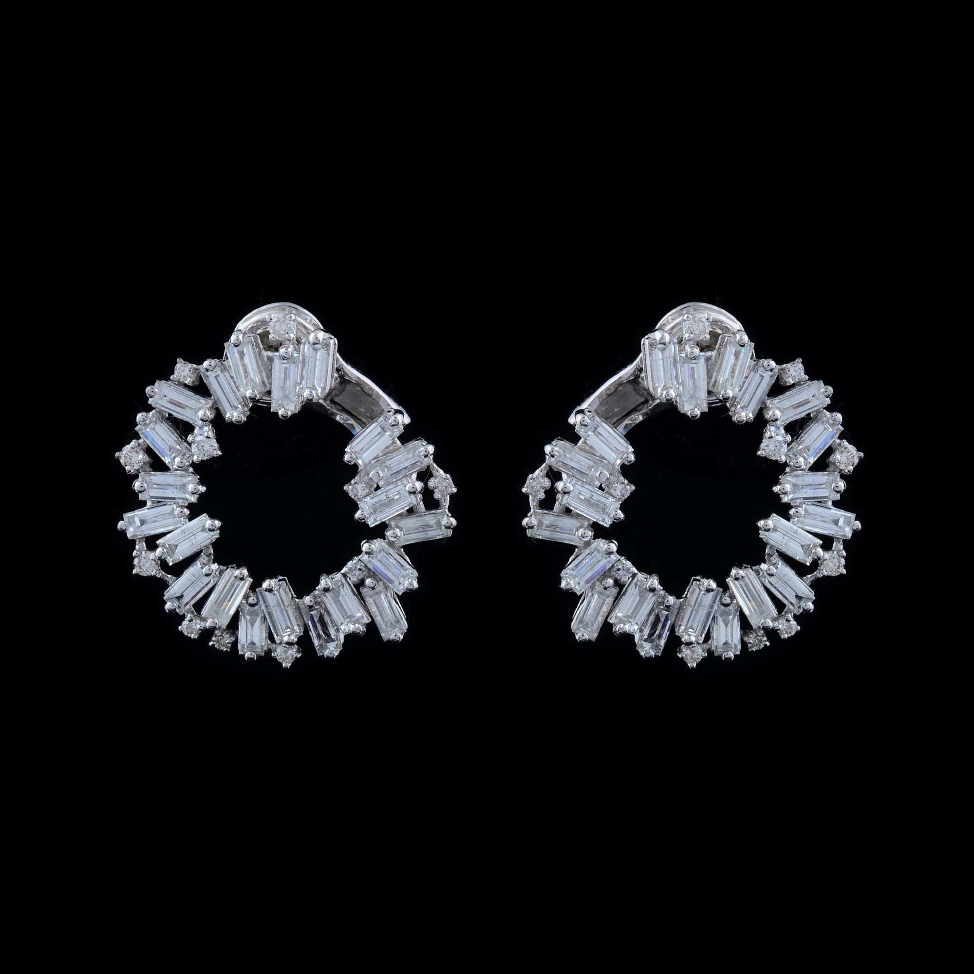 Boucles d'oreilles en or blanc 18 carats, diamant naturel taille baguette HI/SI 4.30Ct en vente 1