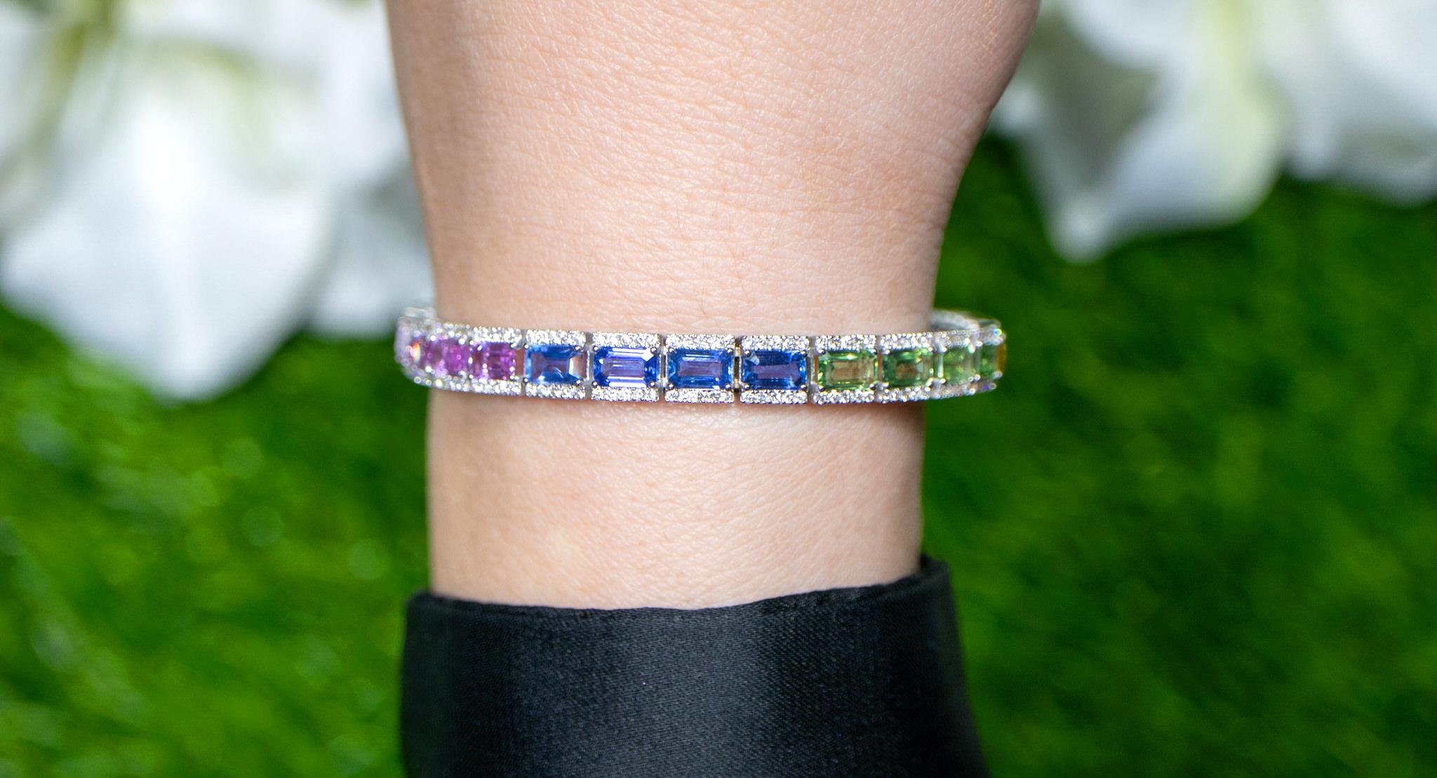 Baguette Cut Multicolor Sapphires Rainbow Bracelet With Diamonds 12.7 Carats 18K For Sale 1
