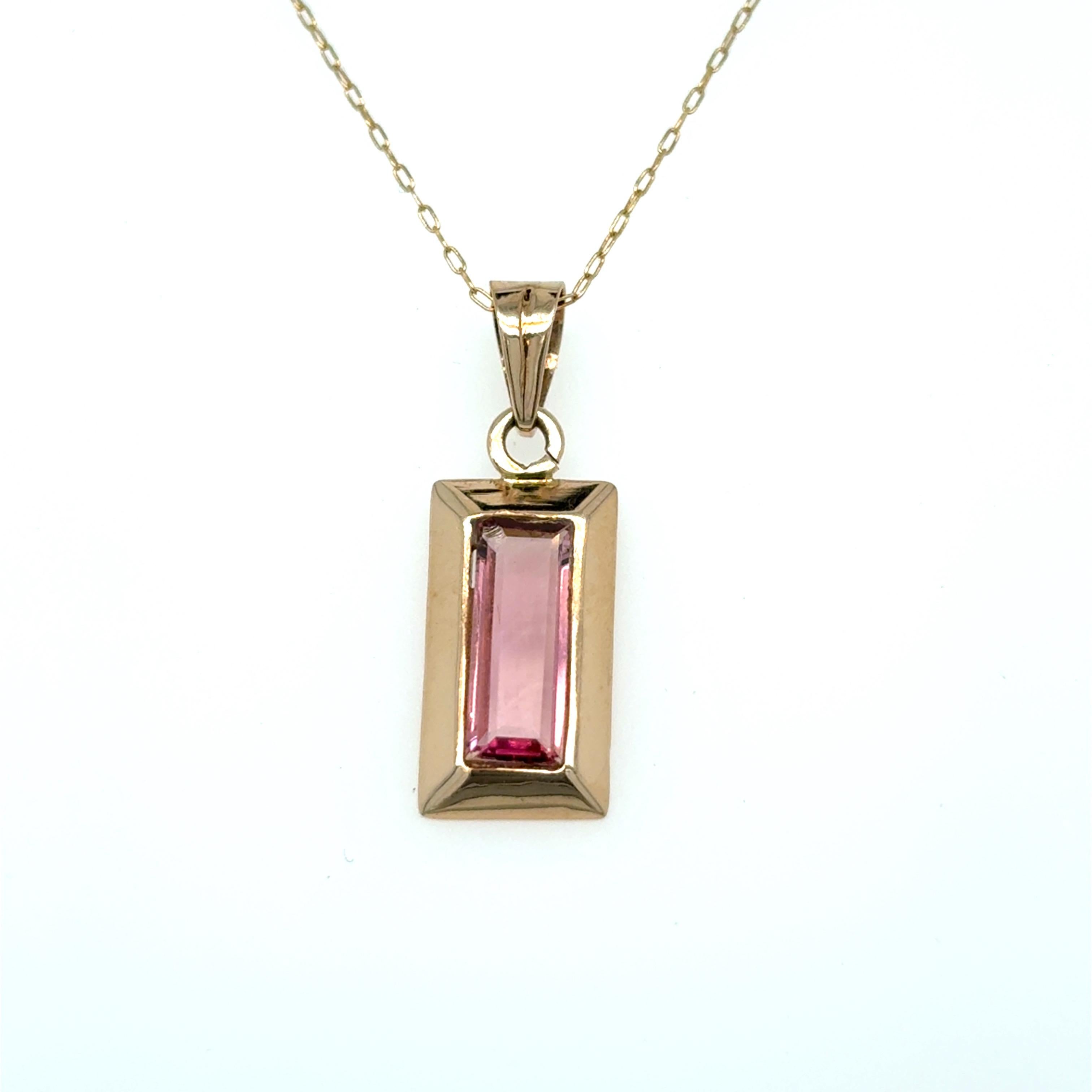 Baguette Cut Pink Tourmaline Yellow Gold Pendant Necklace For Sale 7