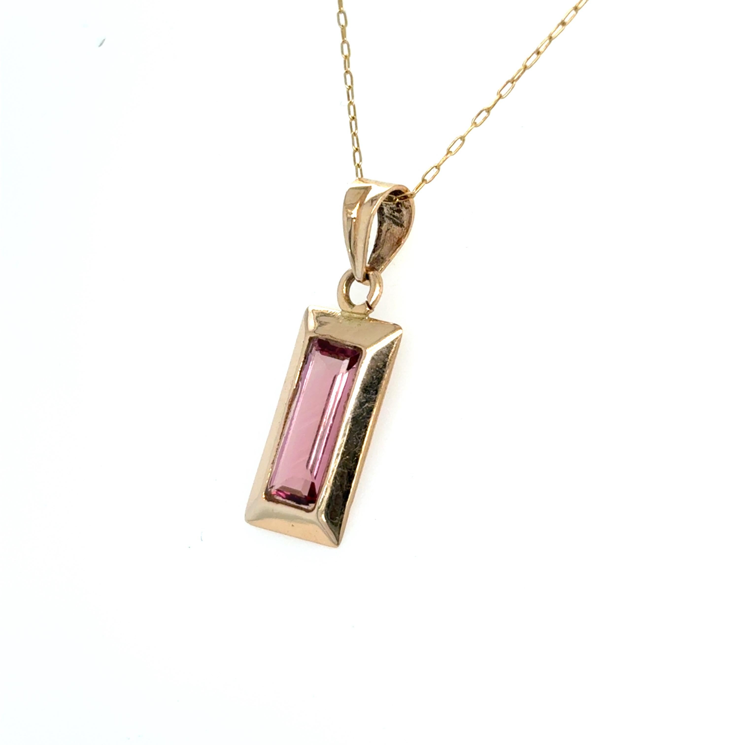 Baguette Cut Pink Tourmaline Yellow Gold Pendant Necklace For Sale 3