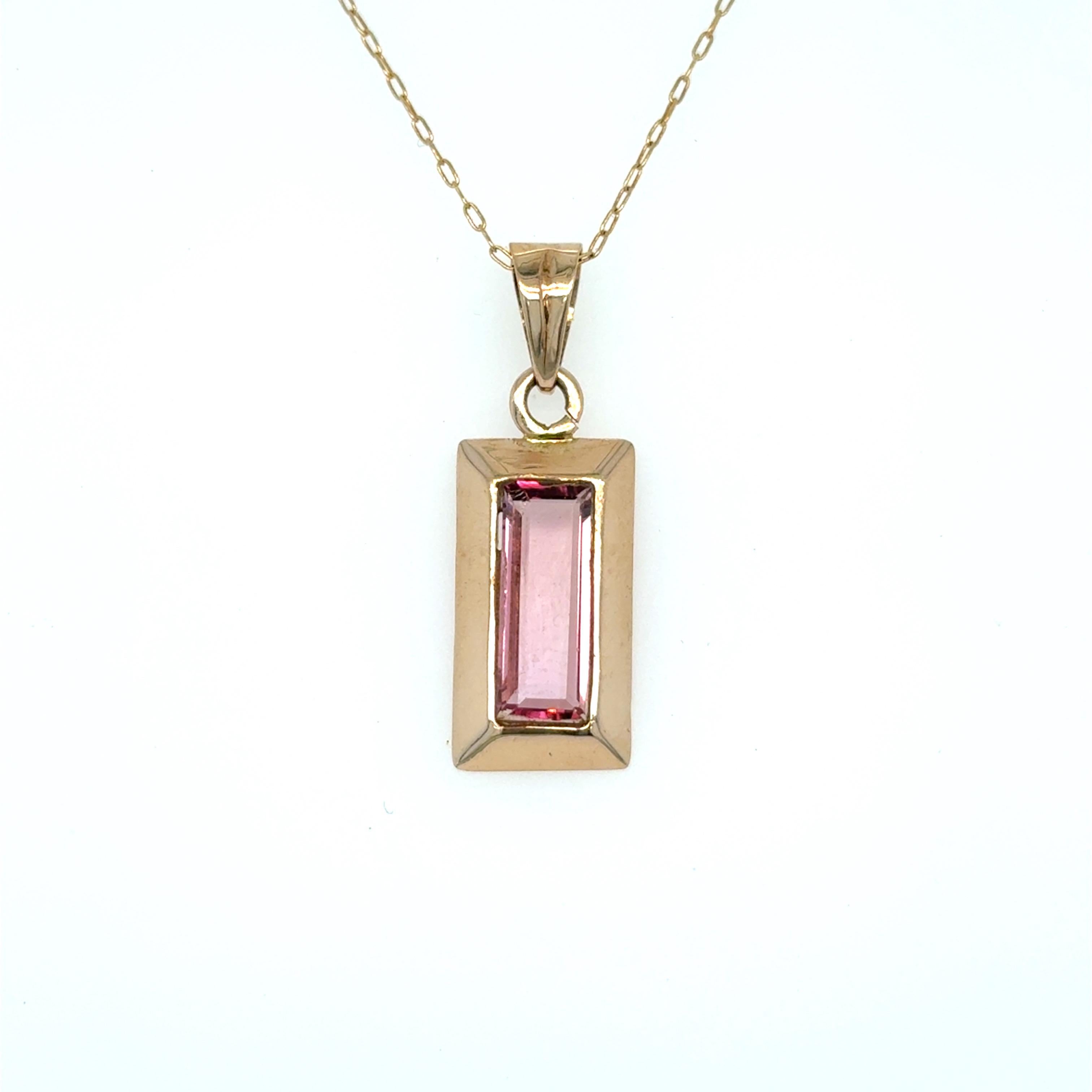 Baguette Cut Pink Tourmaline Yellow Gold Pendant Necklace For Sale 4