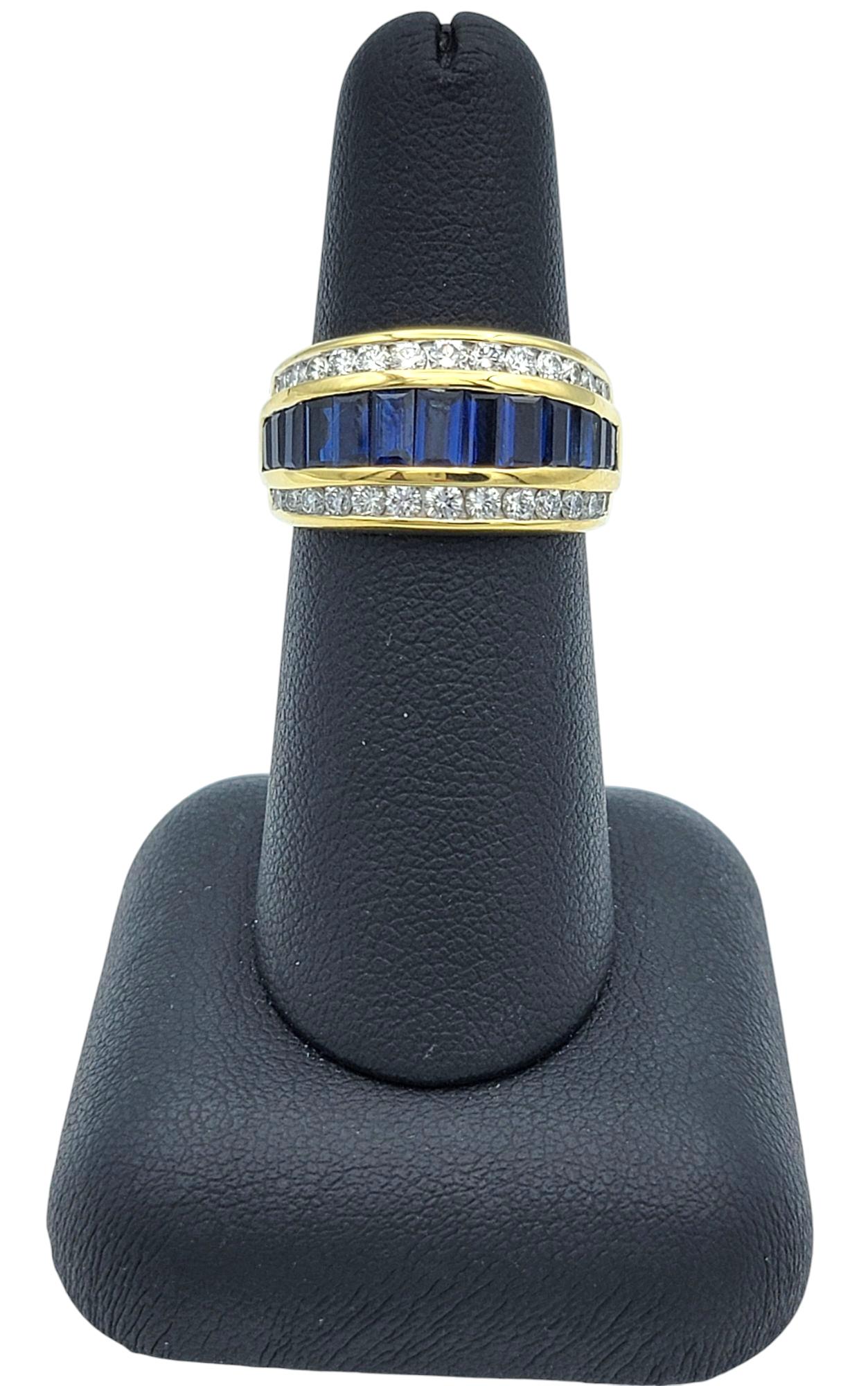 Anello a fascia con zaffiro taglio baguette e diamante rotondo a più file in oro 18 carati in vendita 4