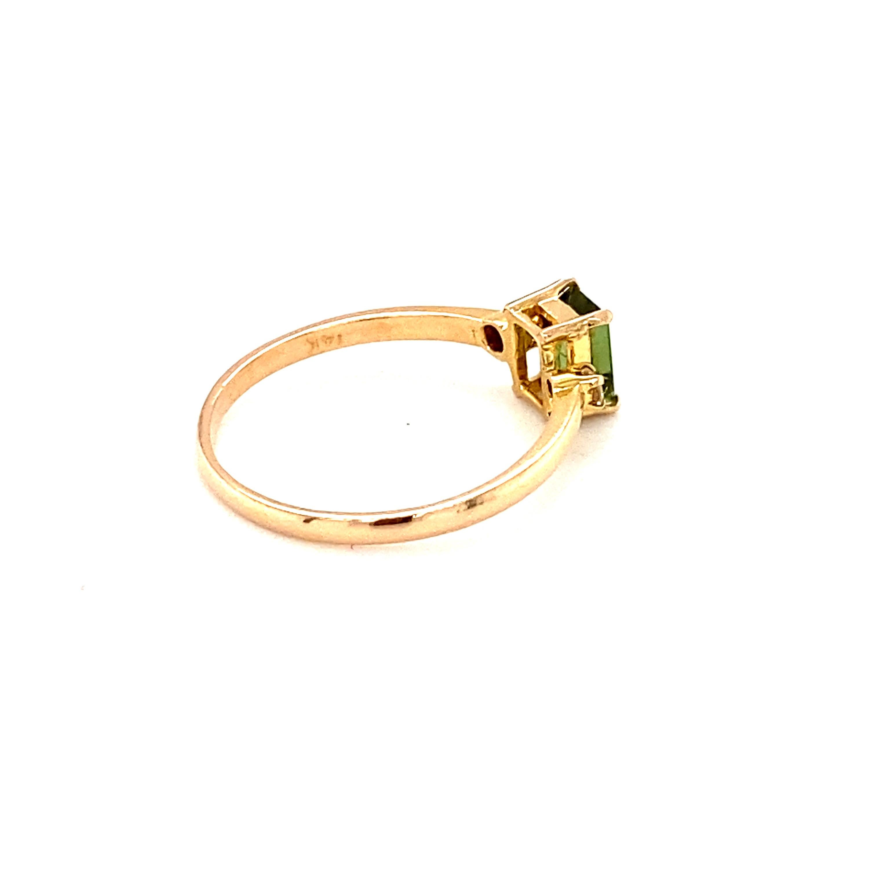Bague en or jaune avec tourmaline taille baguette et diamants en vente 5