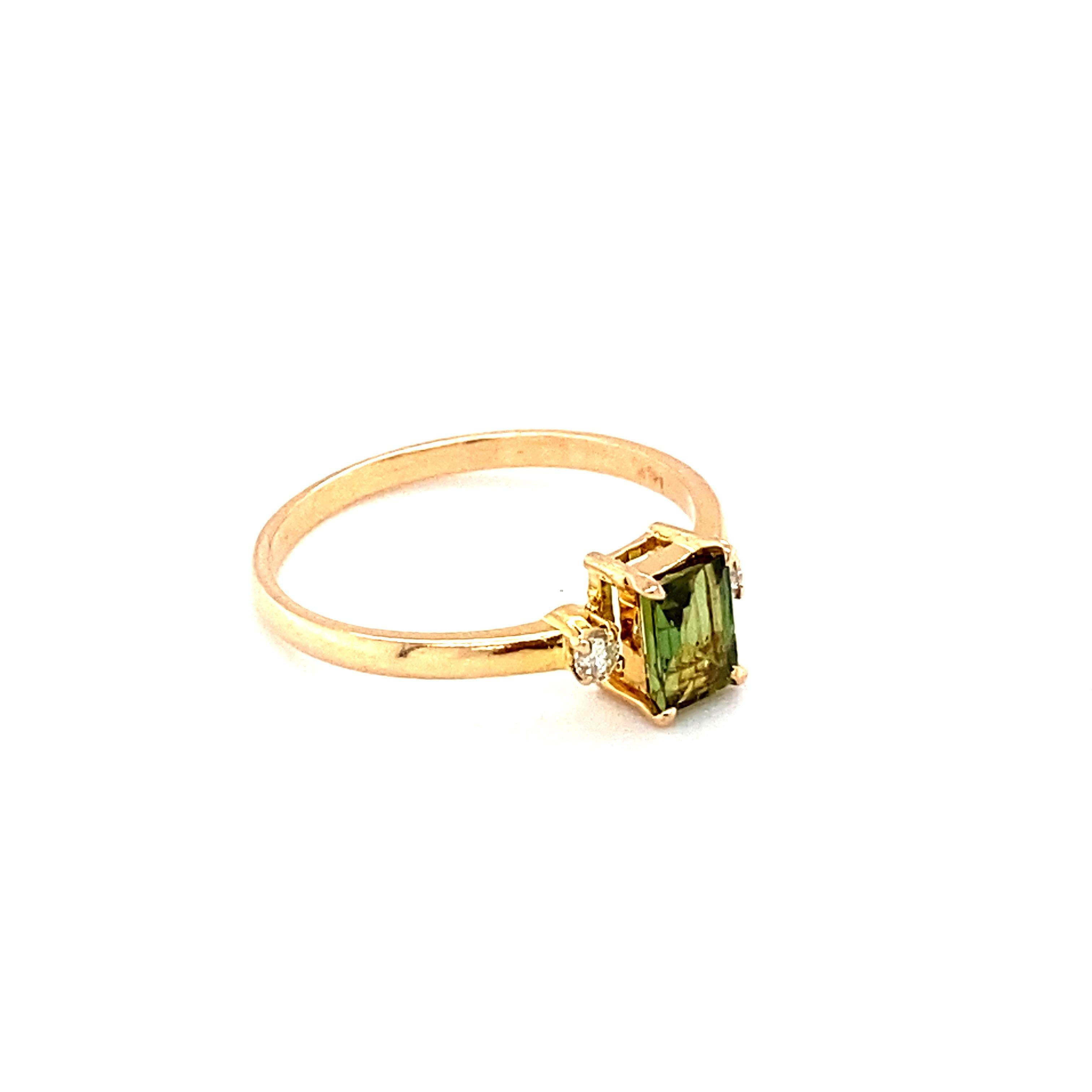 Bague en or jaune avec tourmaline taille baguette et diamants Neuf - En vente à Trumbull, CT