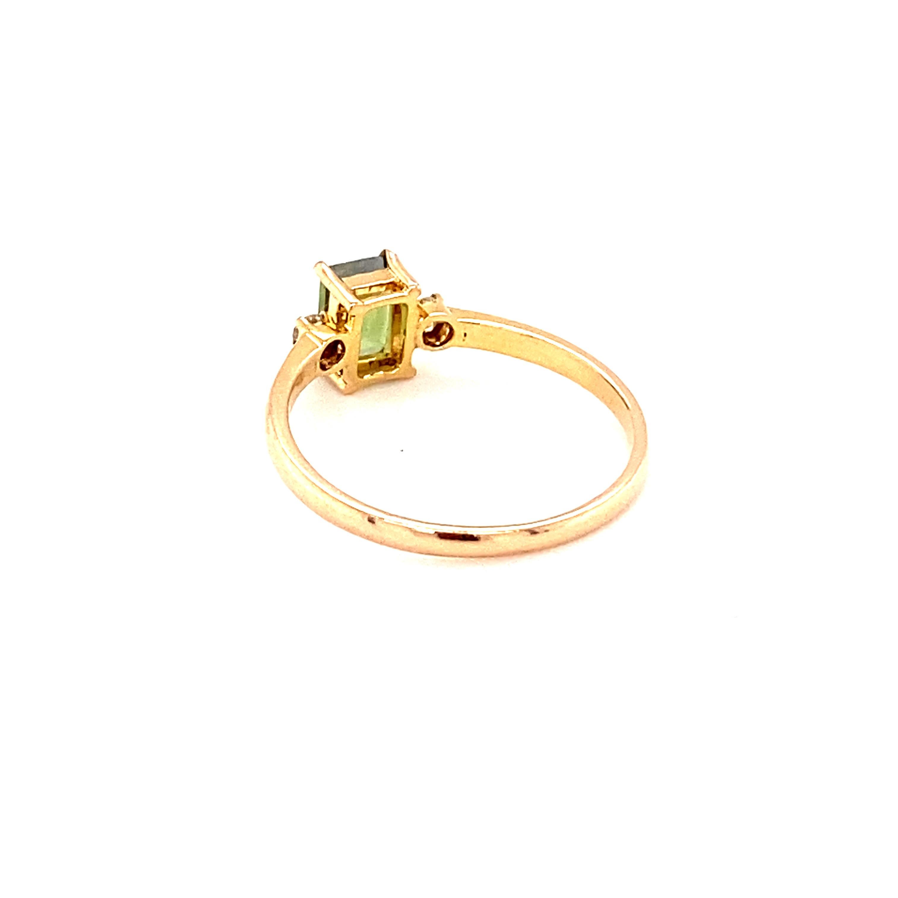 Bague en or jaune avec tourmaline taille baguette et diamants en vente 3