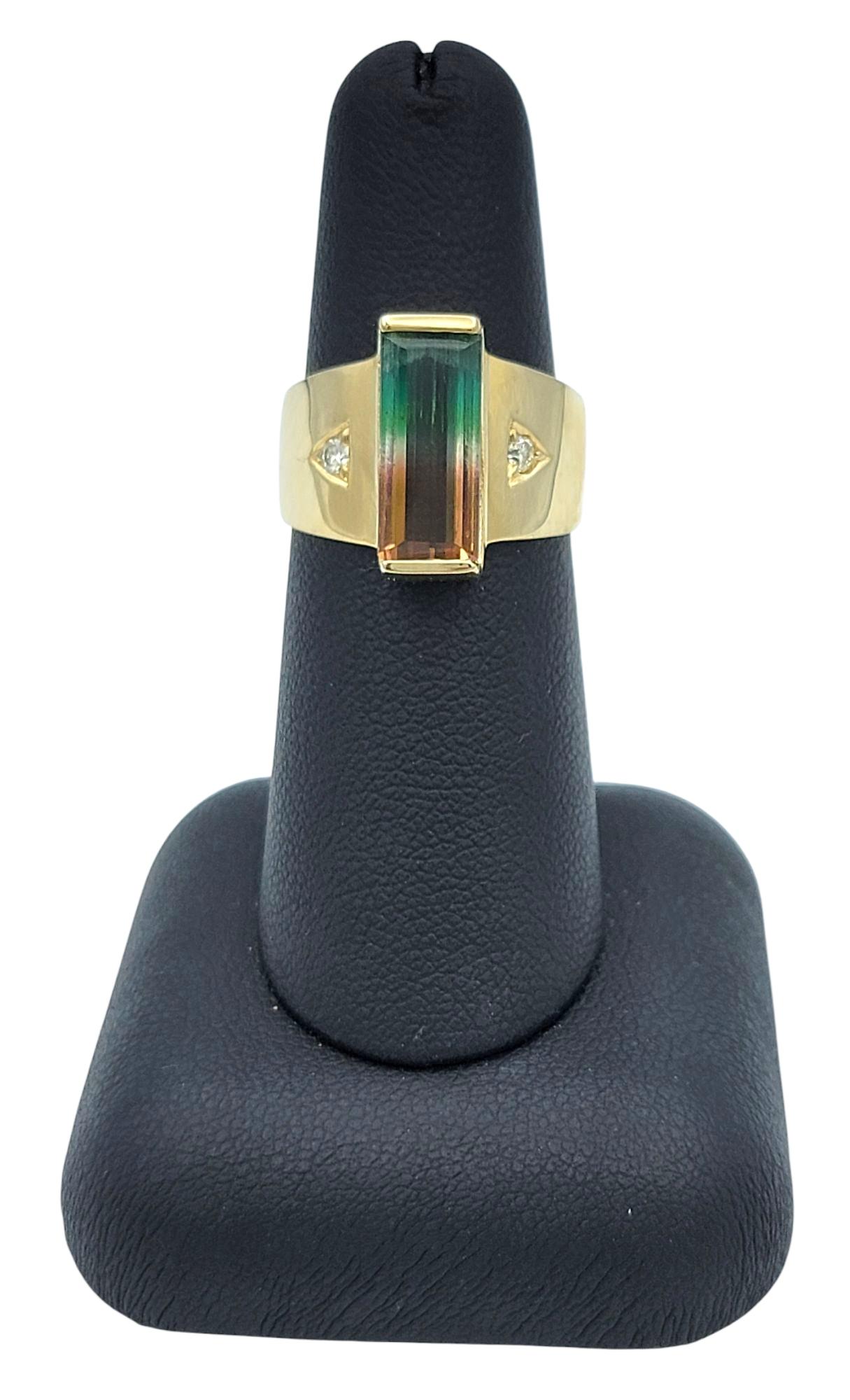 Bague cocktail en or jaune 14 carats, tourmaline melon d'eau taille baguette et diamants en vente 5
