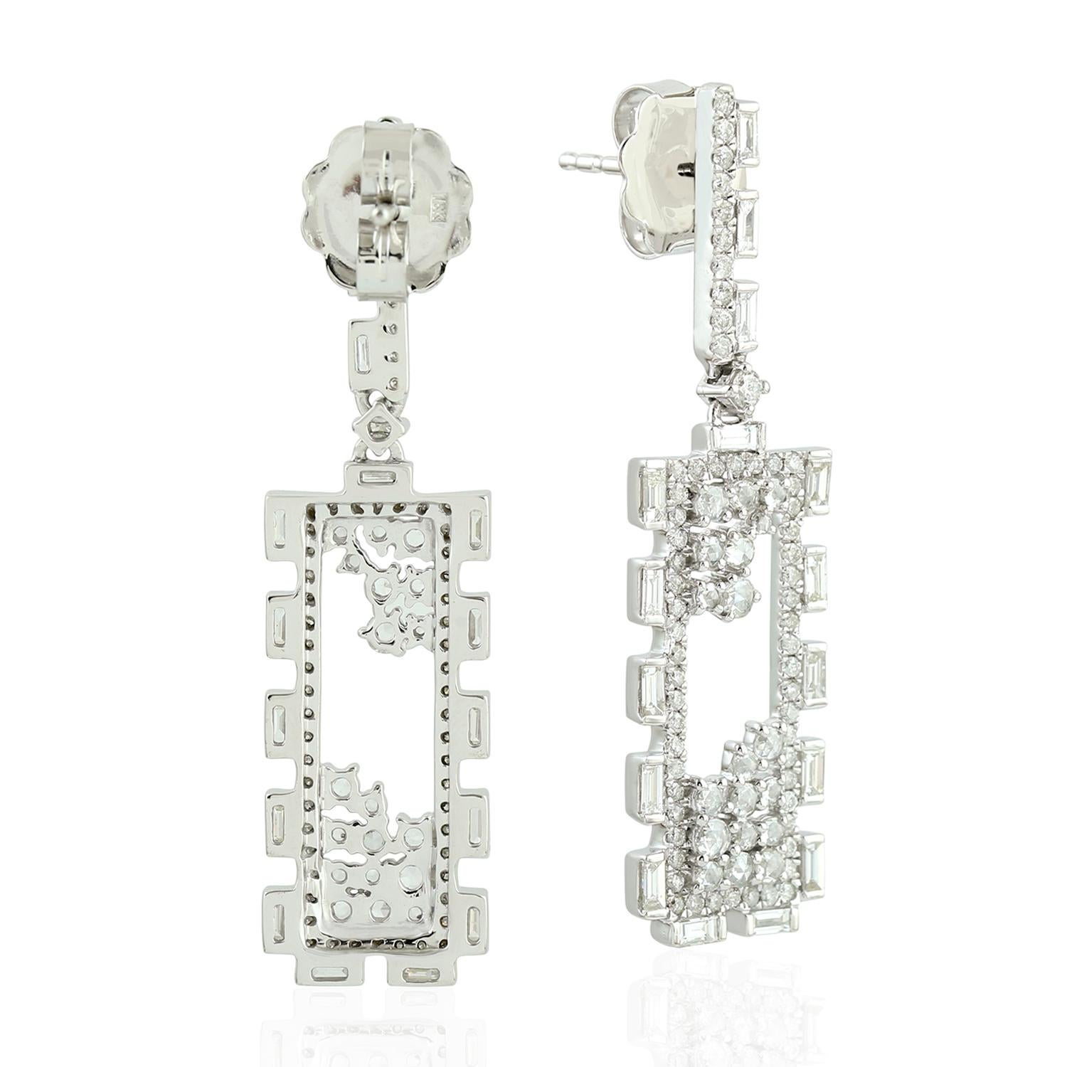 Contemporaneo Orecchini con diamante Baguette in oro 18 carati in vendita