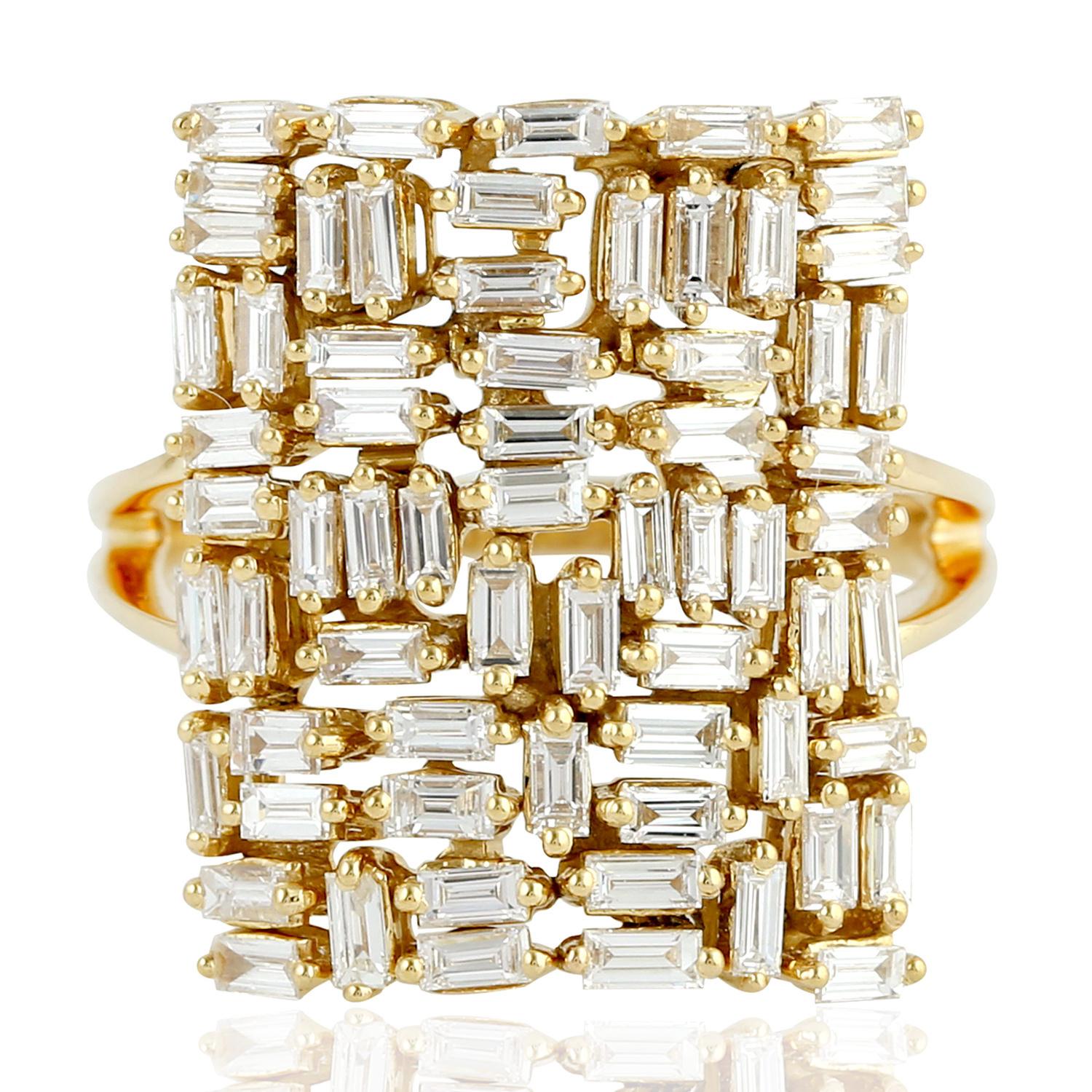 Taglio baguette Anello in oro Baguette con diamante 18 carati in vendita