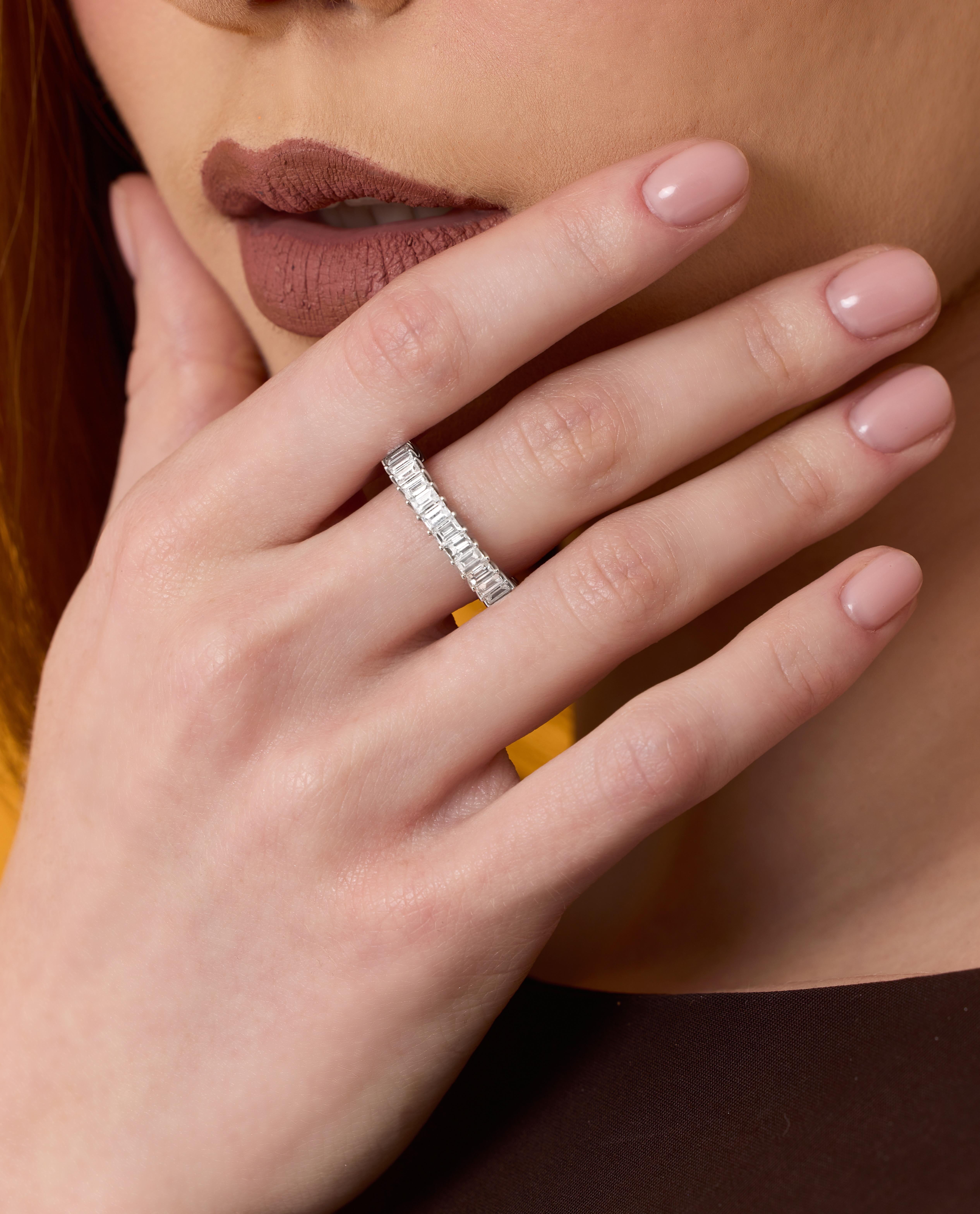 Women's Baguette Diamond 2.64ct Solid Gold Eternity Ring For Sale