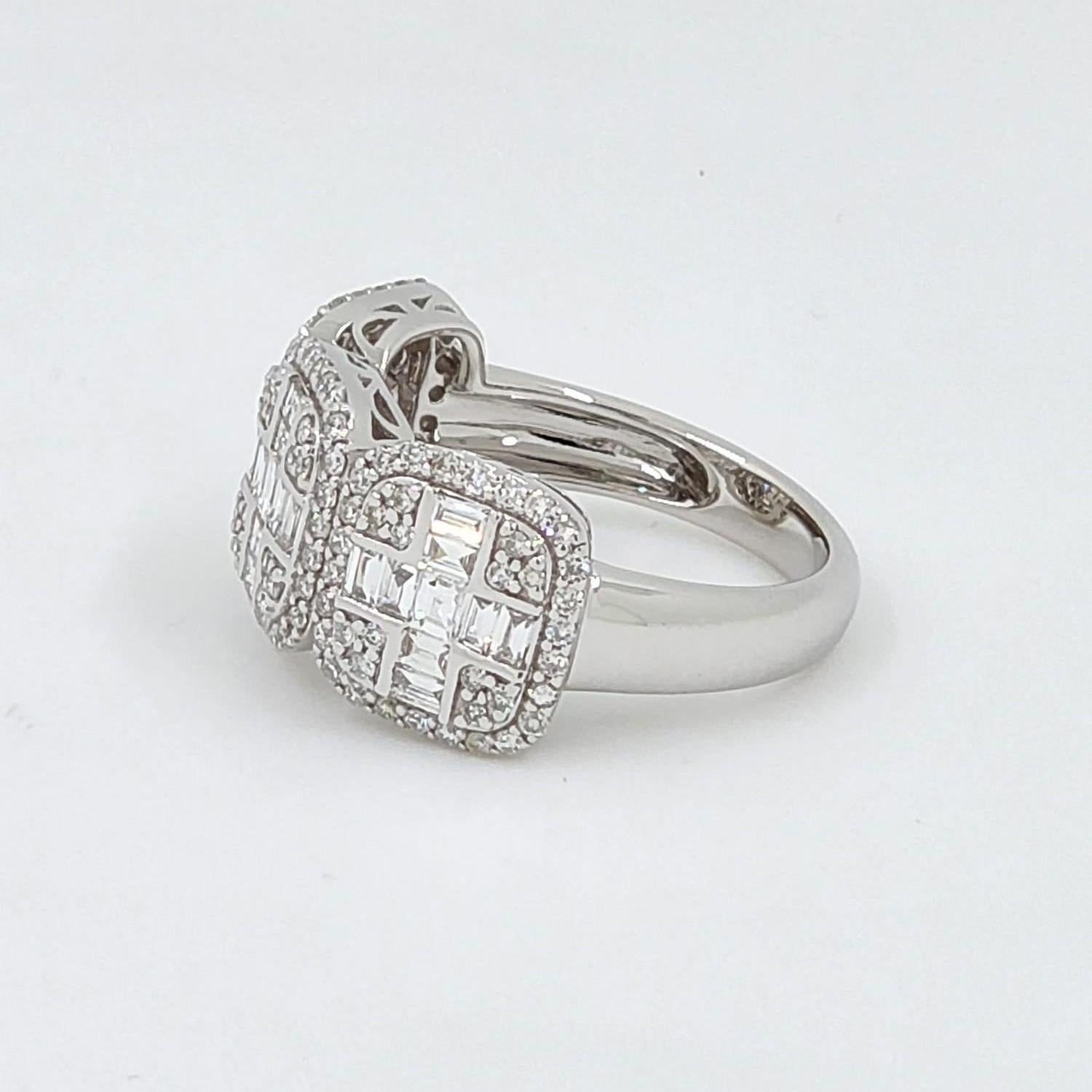 Moderno Anello a fascia con diamante baguette in oro bianco 18 carati in vendita