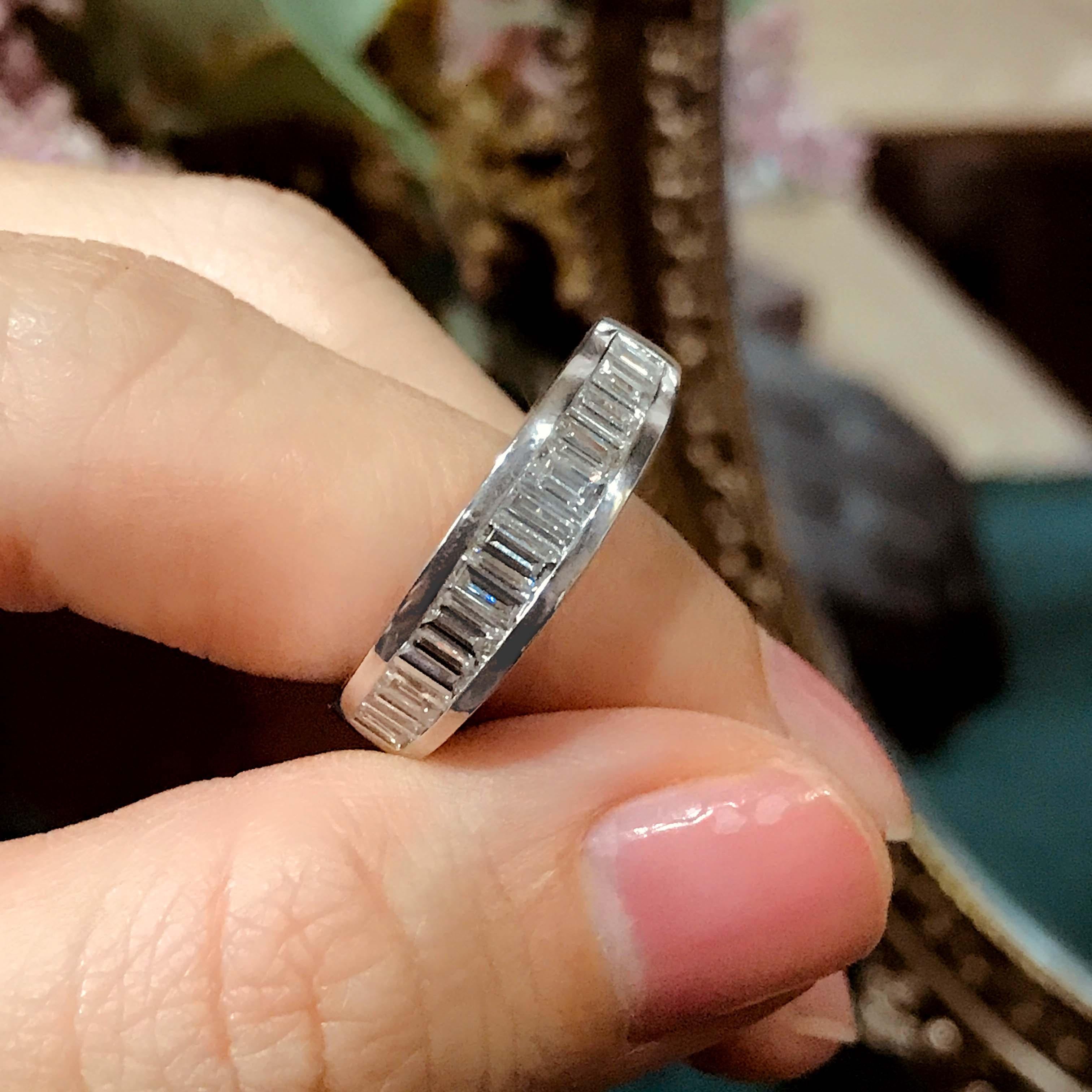 Baguette Diamond Channel Set Classic Style Wedding Band Ring in Platinum 950 In New Condition For Sale In Bangkok, TH