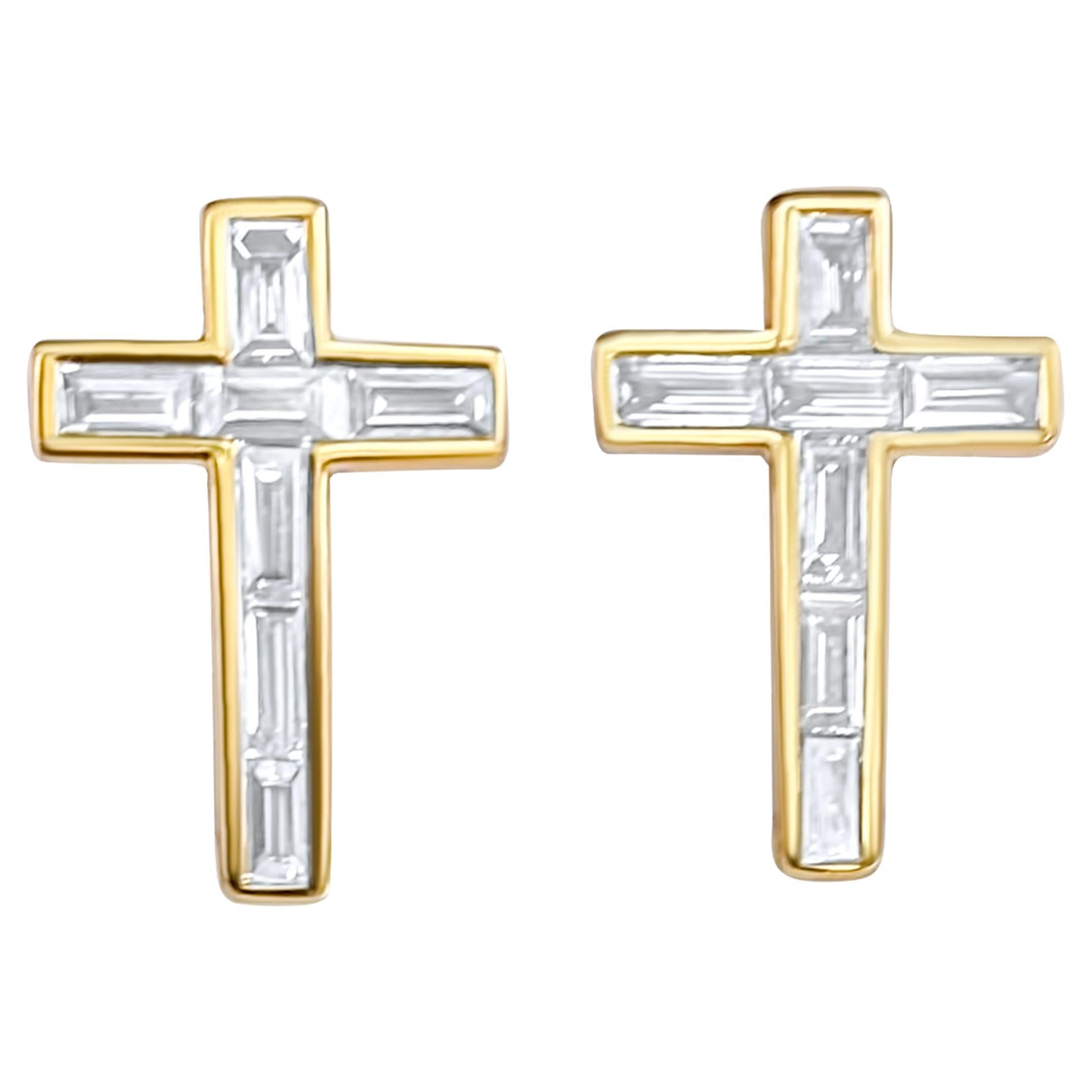 Baguette Diamond Cross Pendant Small In New Condition For Sale In Houston, TX