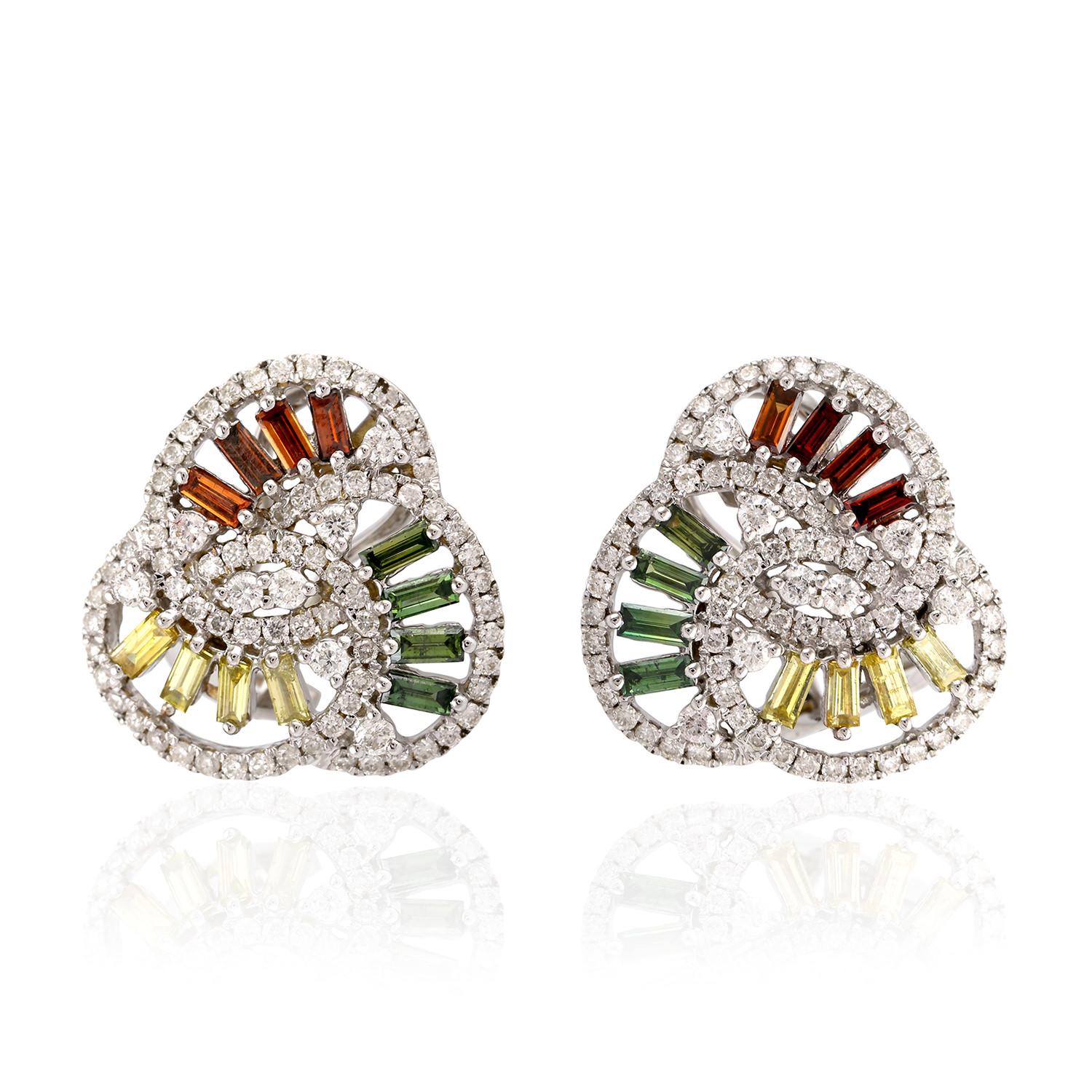 Mehrfarbige Baguette-Diamant-Ohrringe aus 18 Karat Gold (Art déco) im Angebot