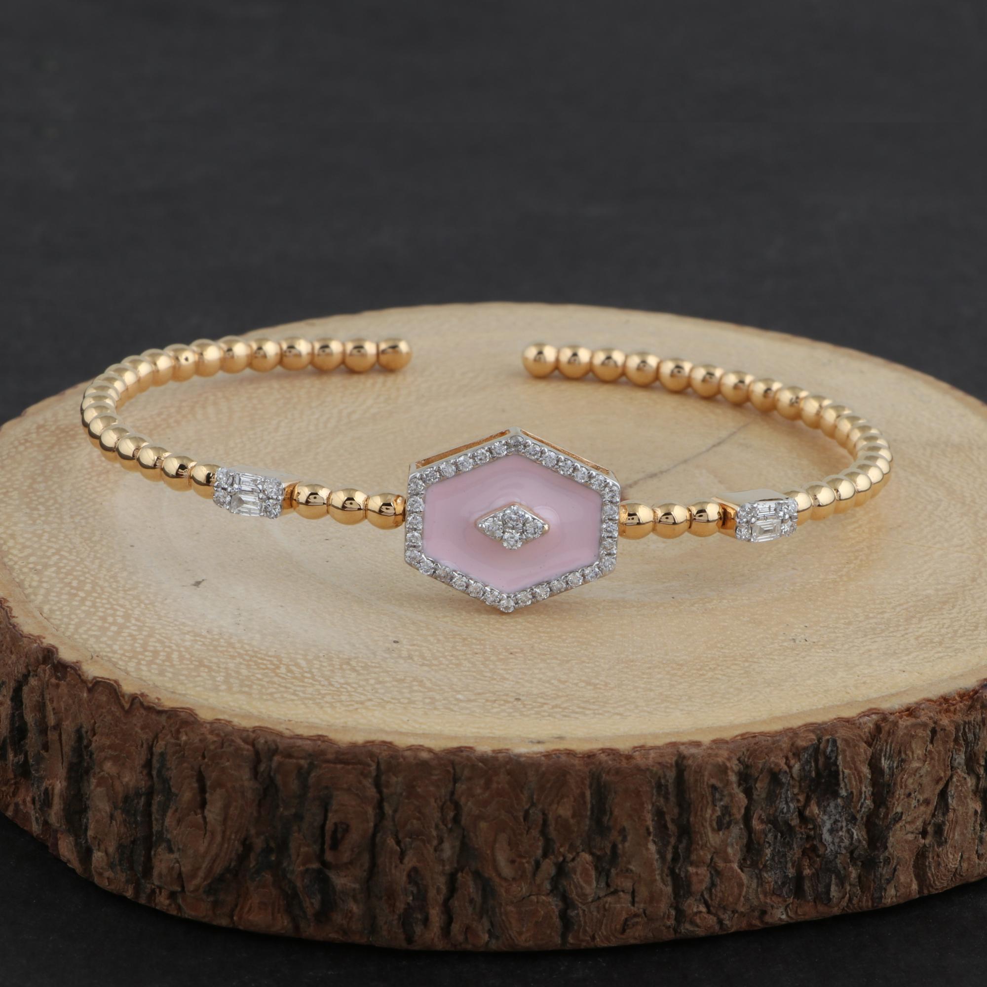 Baguette-Diamant-Emaille-Manschettenarmreif aus 18 Karat Gelbgold mit Perlen Damen im Angebot