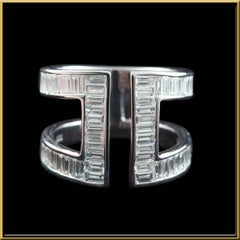 Baguette Diamond Fashion Ring in 18 Karat Gold