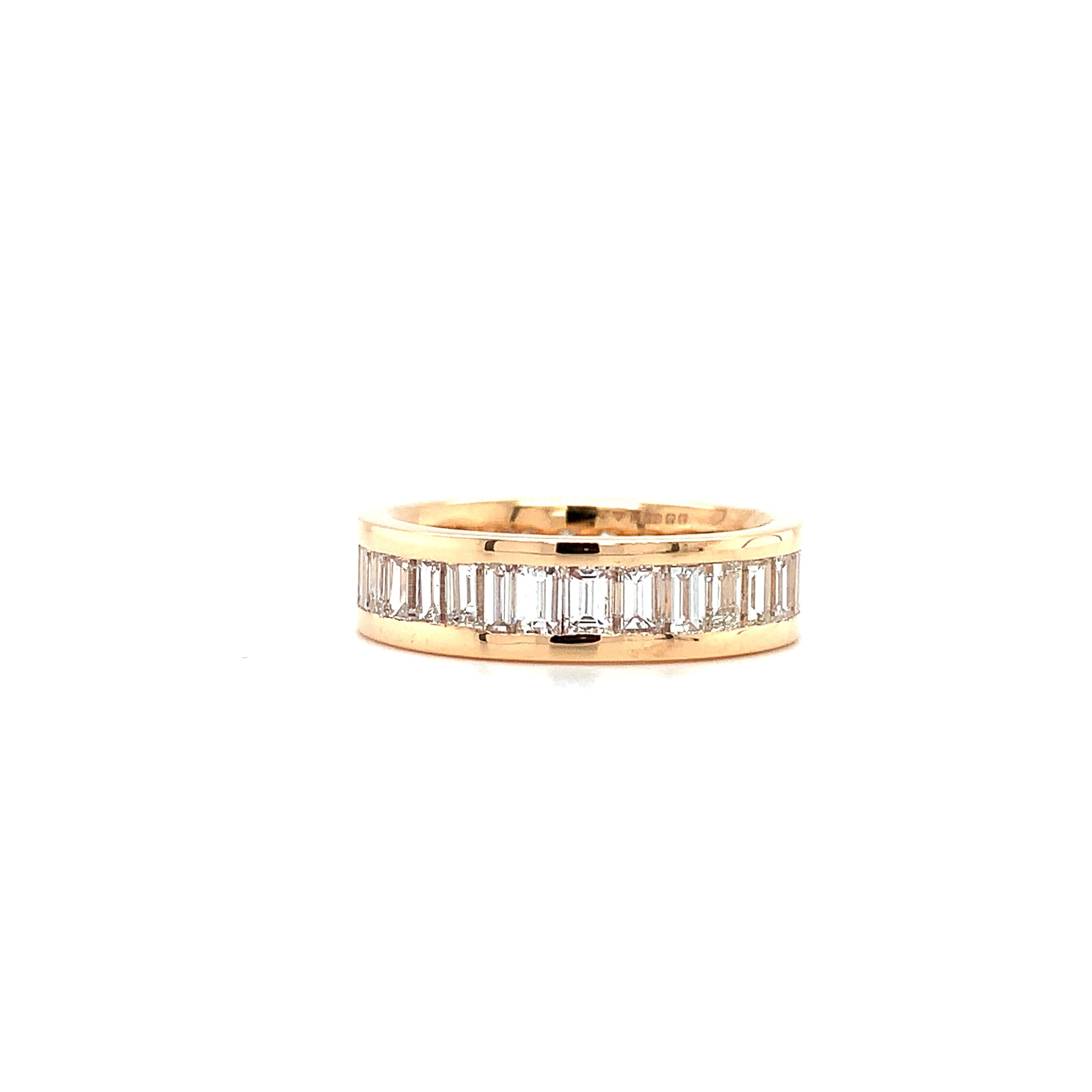 Donna Anello di fidanzamento a eternità con diamante baguette in oro rosa 18k in vendita