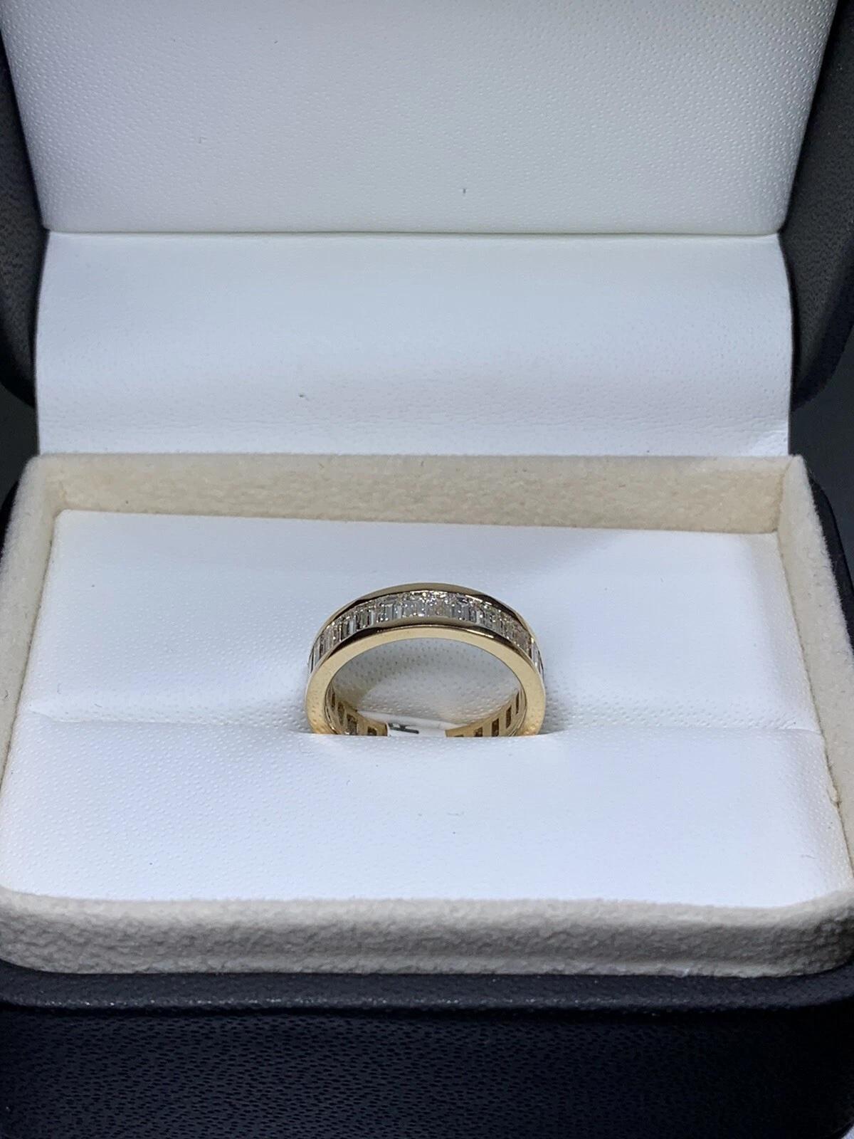 Anello di fidanzamento a eternità con diamante a baguette in oro rosa 18 carati. In condizioni Nuovo in vendita a London, GB