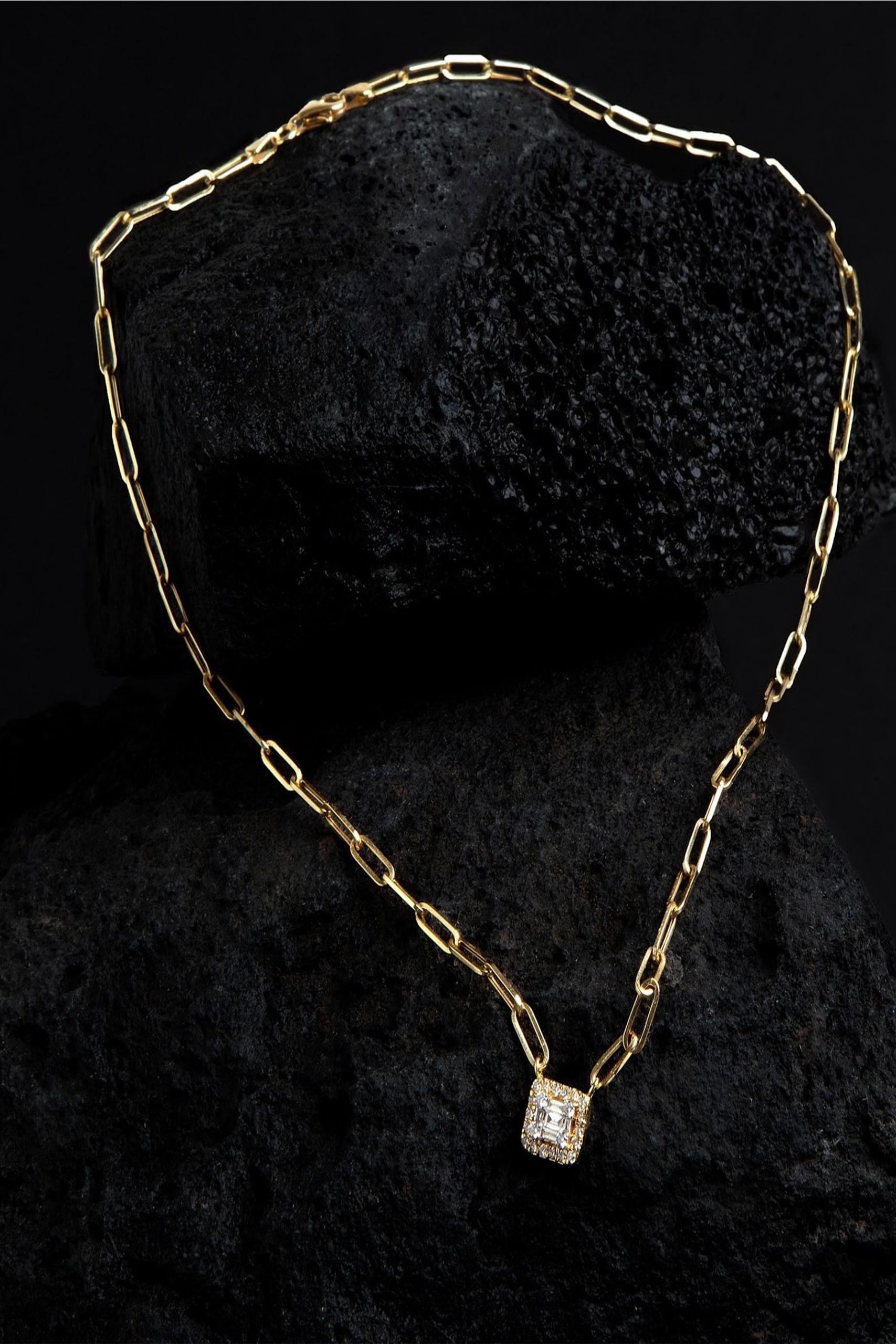 Halskette aus Gold mit Baguette-Diamant (Moderne) im Angebot