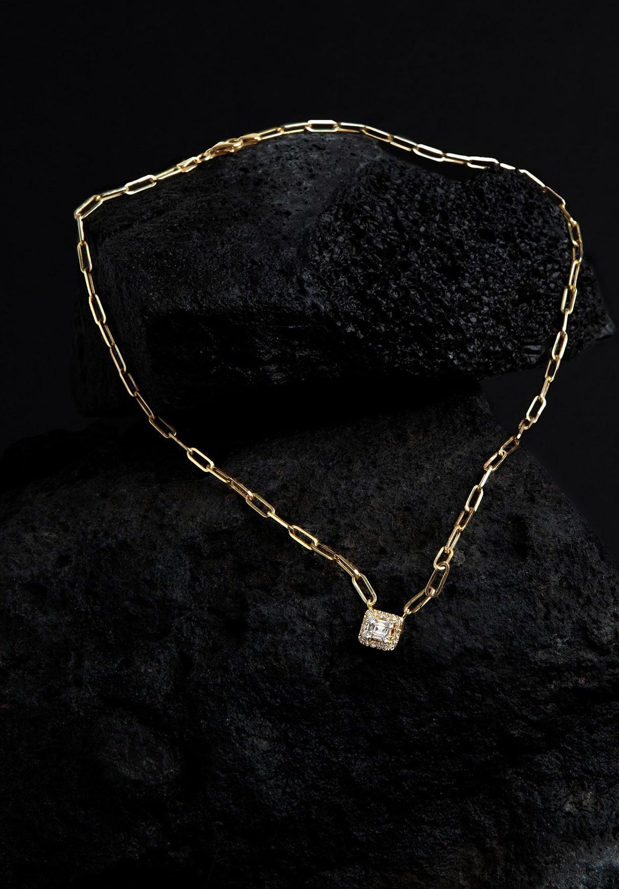 Modern Paperclip Cushion Cut Diamond 14K Gold Pendant Chain Necklace For Sale