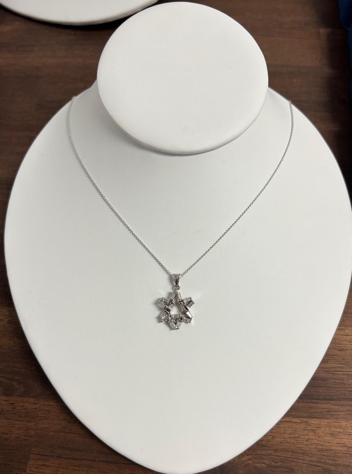 Women's or Men's Baguette Diamond Gold Star Pendant Necklace Estate Fine Jewelry For Sale