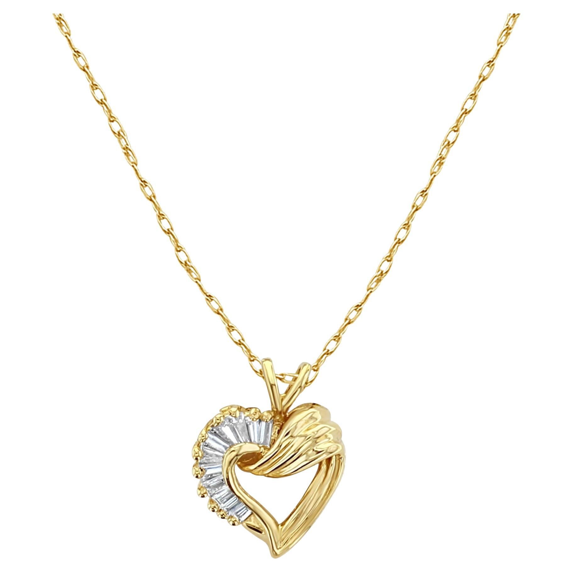 Collana con cuore di diamanti baguette da .35cttw in oro giallo 14k