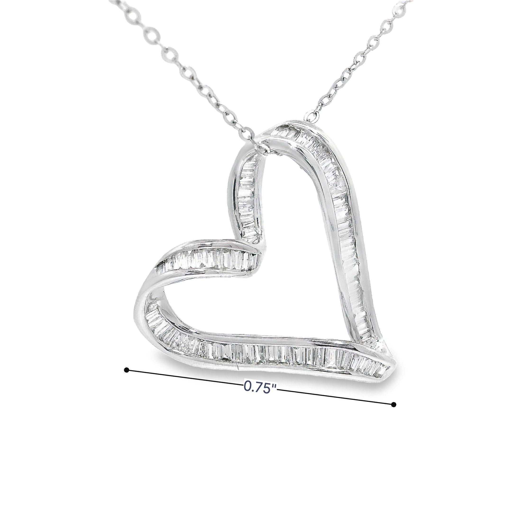 Ciondolo a forma di cuore con diamante baguette e catena in oro bianco 18 carati In condizioni Nuovo in vendita a Hong Kong, HK