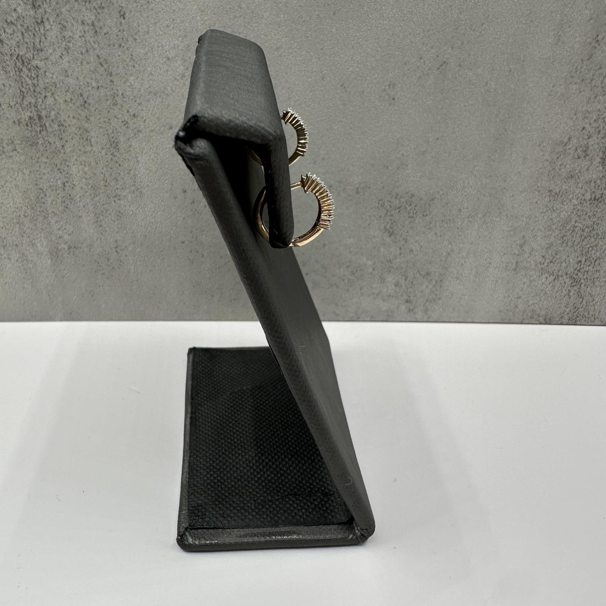 Taille navette Baguette Diamond Huggies en or jaune 14kt - 0.18ctw, 13.2mm, New en vente