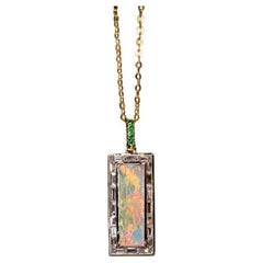 Halskette aus australischem Opal und Tsavorit mit Baguette-Diamant in unsichtbarer Fassung 18k