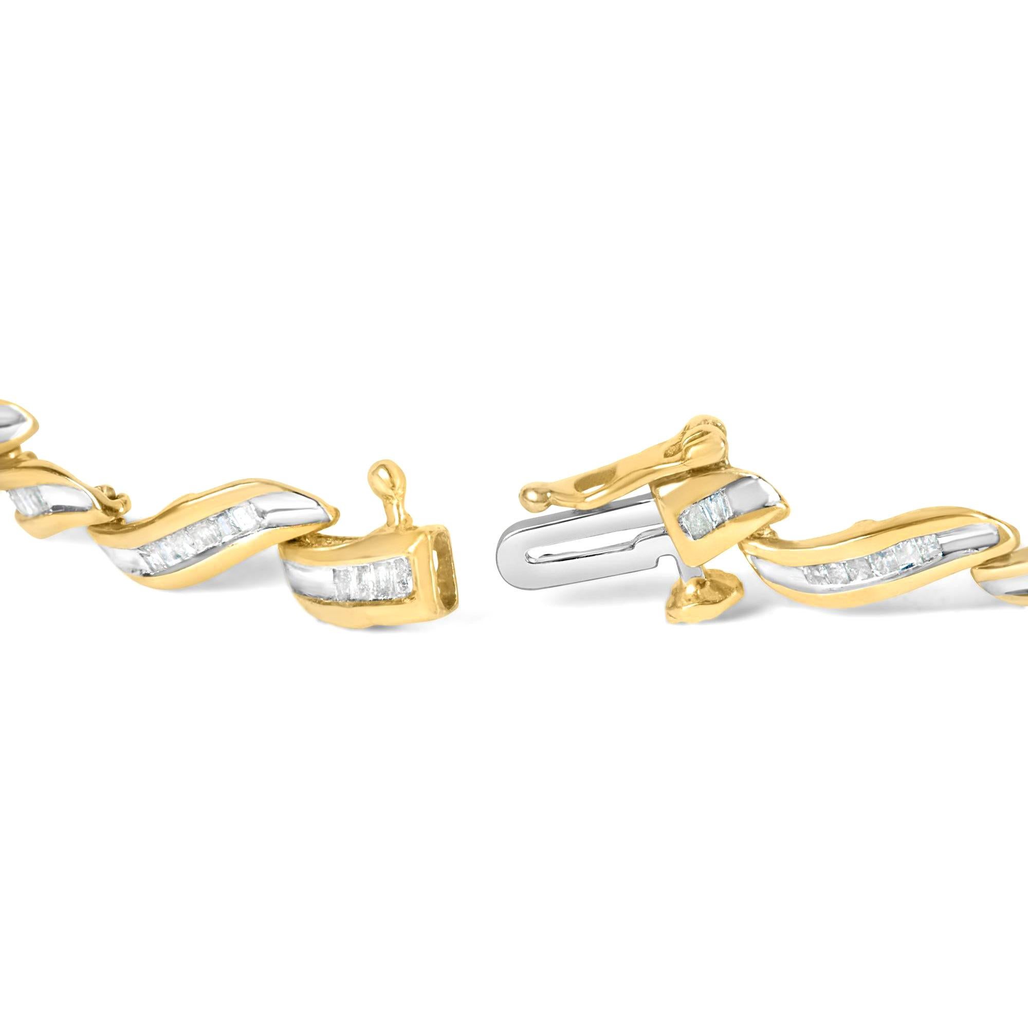 Taille baguette Bracelet à maillons en or jaune 10 carats avec diamants baguettes de 1,12 carat en vente