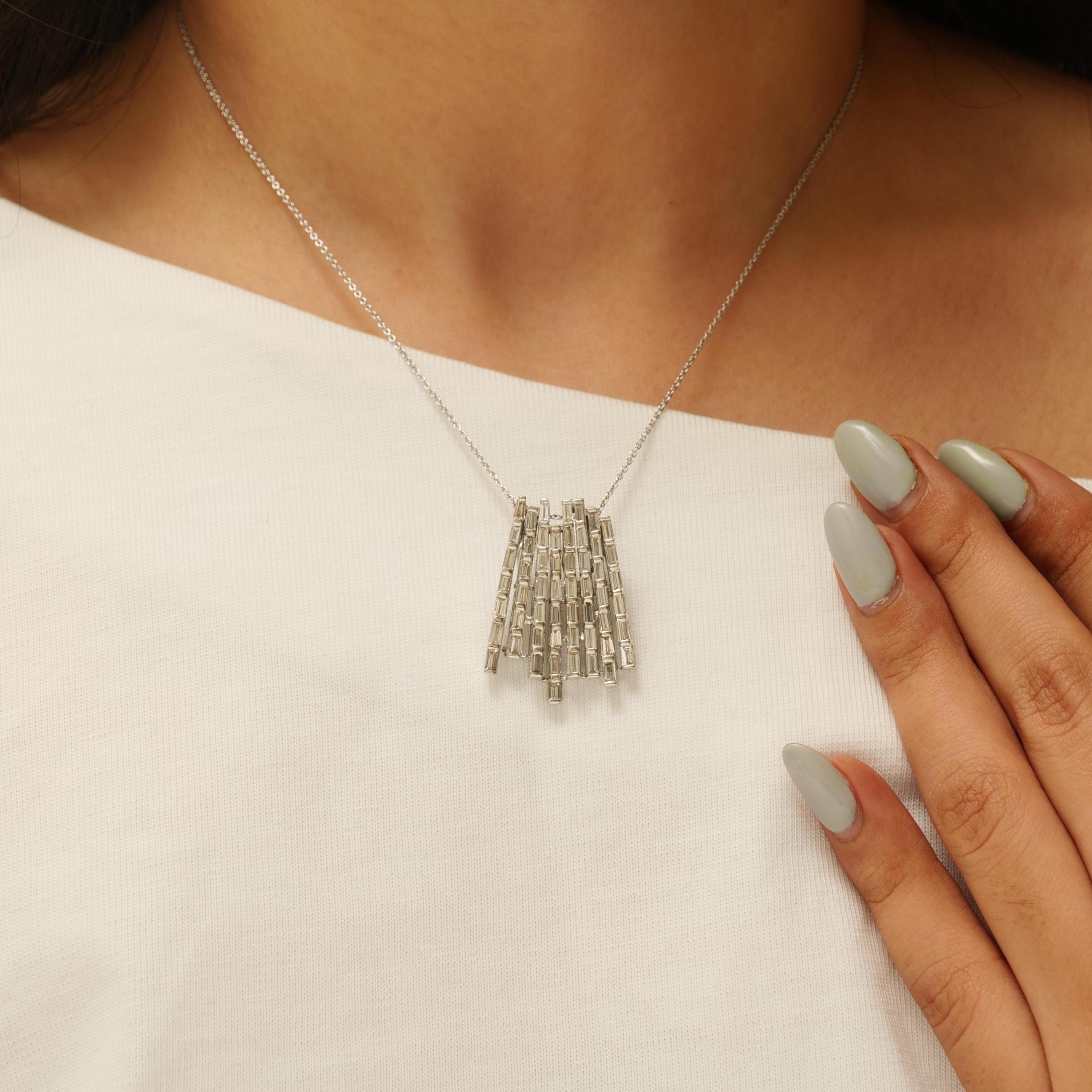 Art déco Pendentif en or massif 14k avec diamant baguette (certifié) en vente