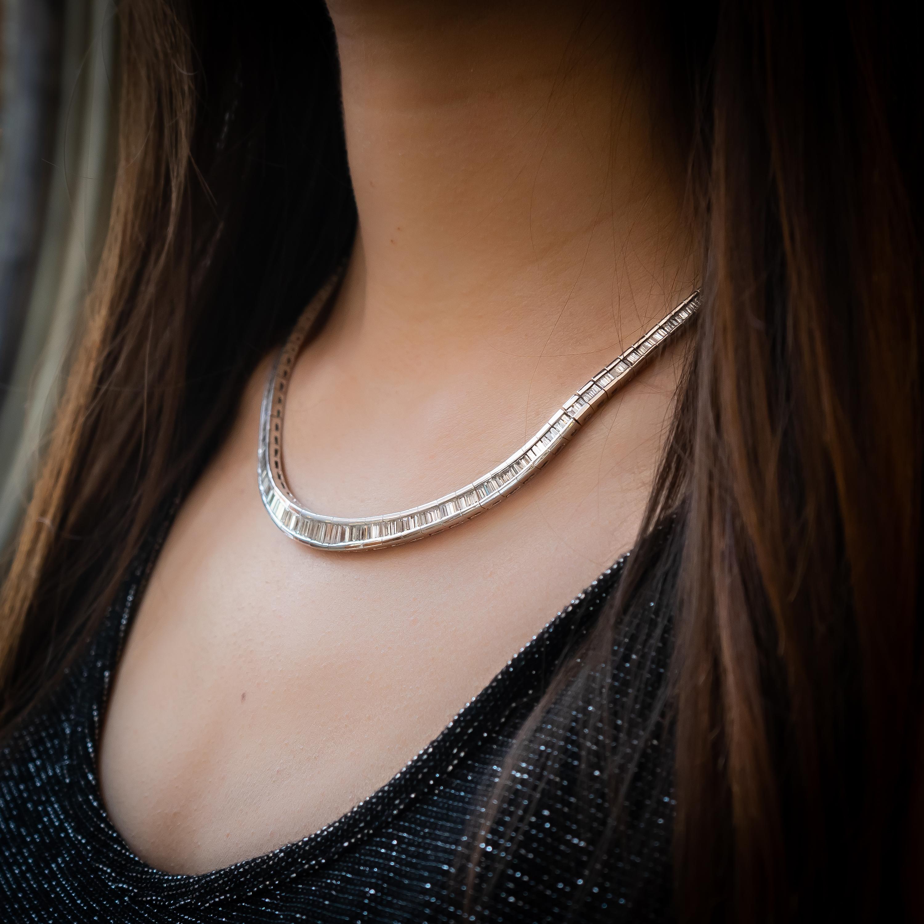 Diamant-Platin-Halskette mit Baguetteschliff, 20 Karat im Zustand „Hervorragend“ in London, GB