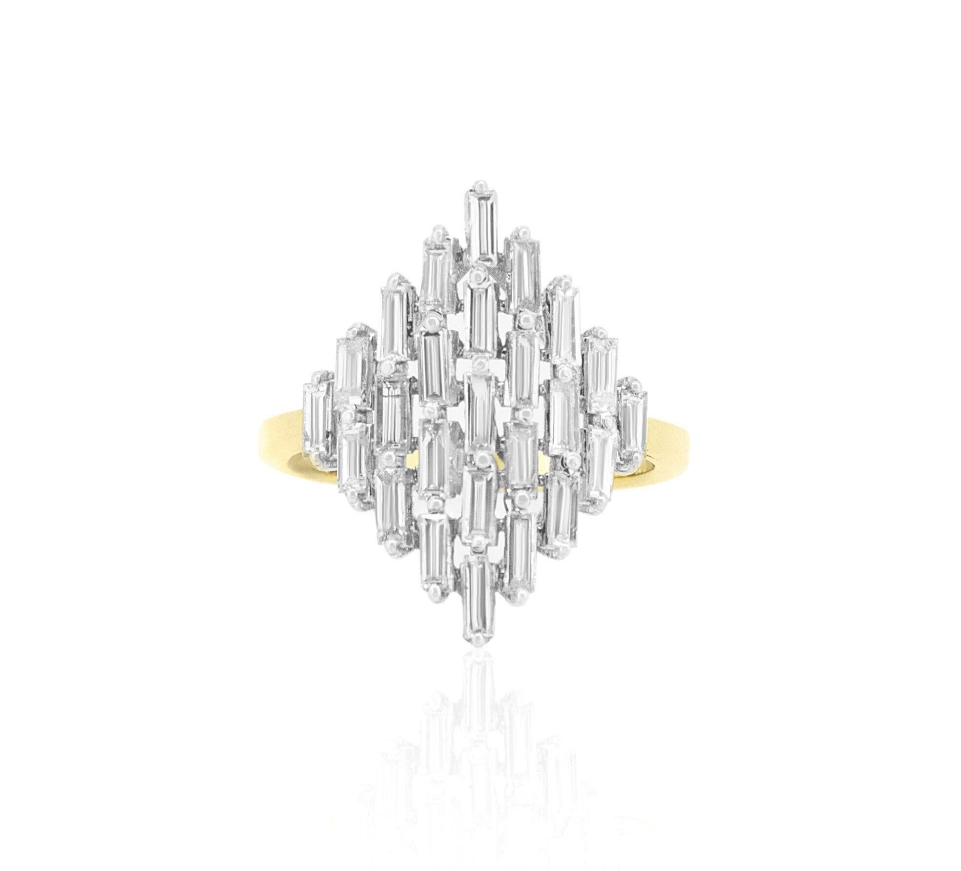 Baguette Diamond Ring in 14K Solid Gold (Certified) In New Condition For Sale In New Delhi, DL