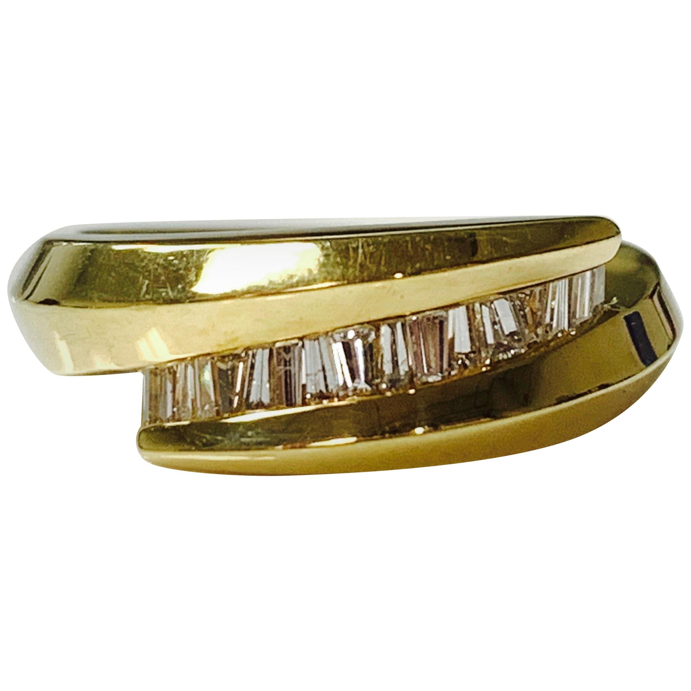 Baguette Diamond Ring in Yellow Gold For Sale