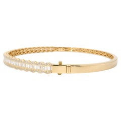 Bracciale smerlato con diamanti baguette